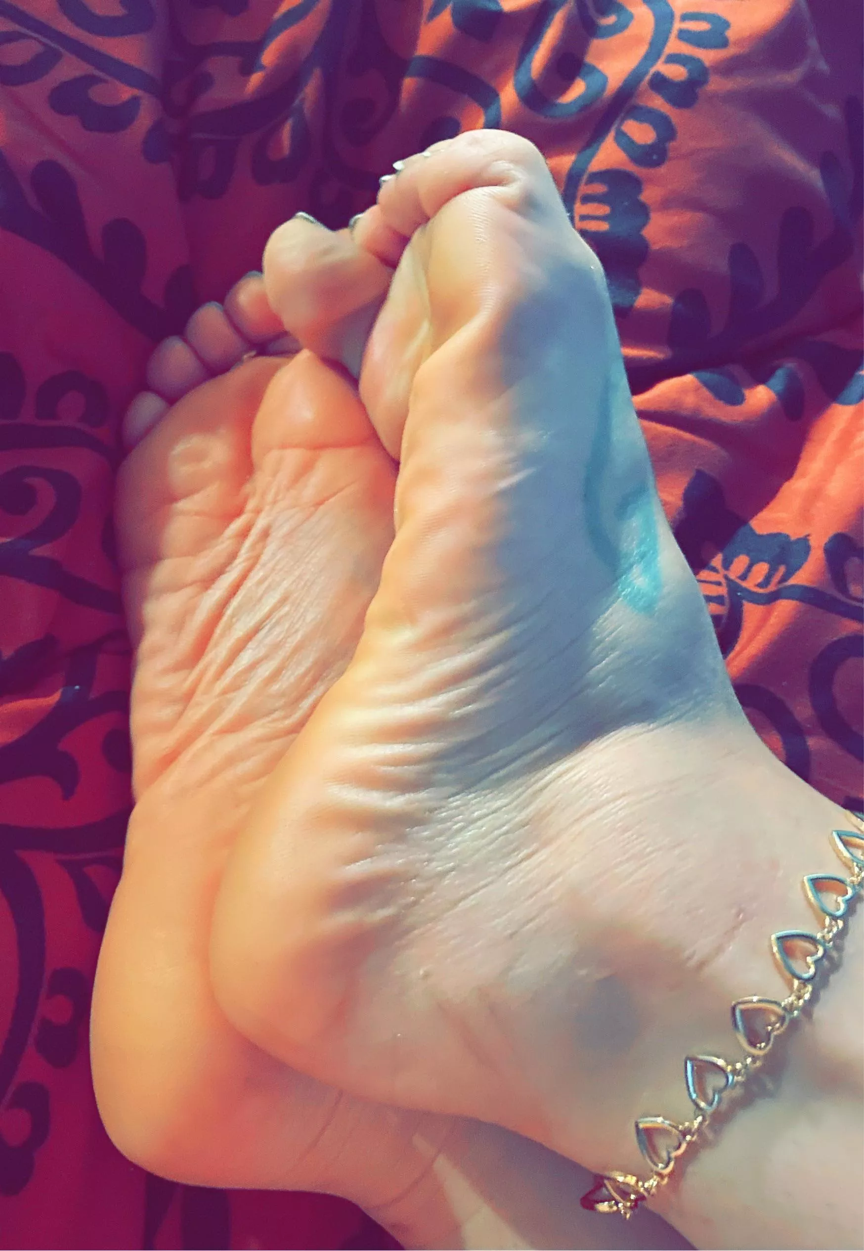 😈👅👣