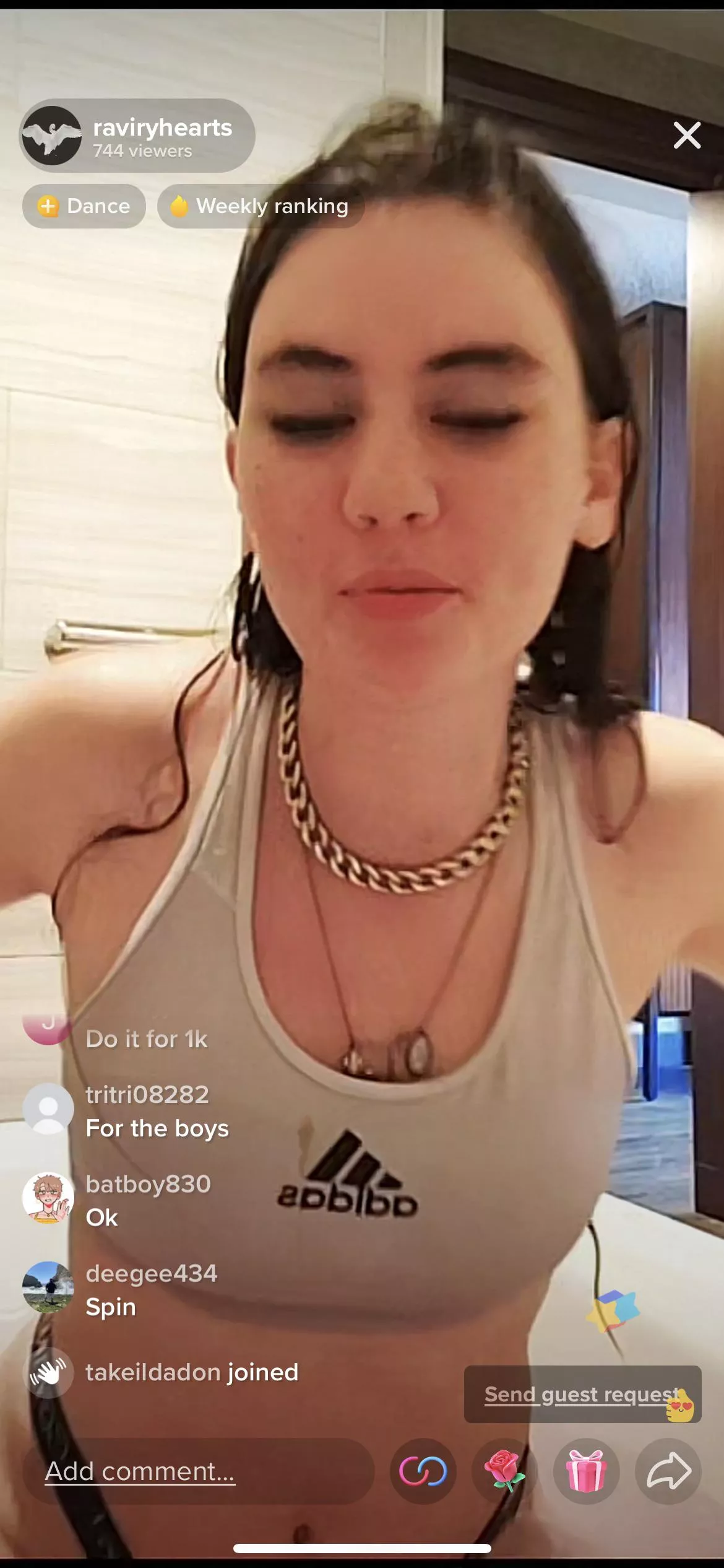 1000 viewers and top comes off