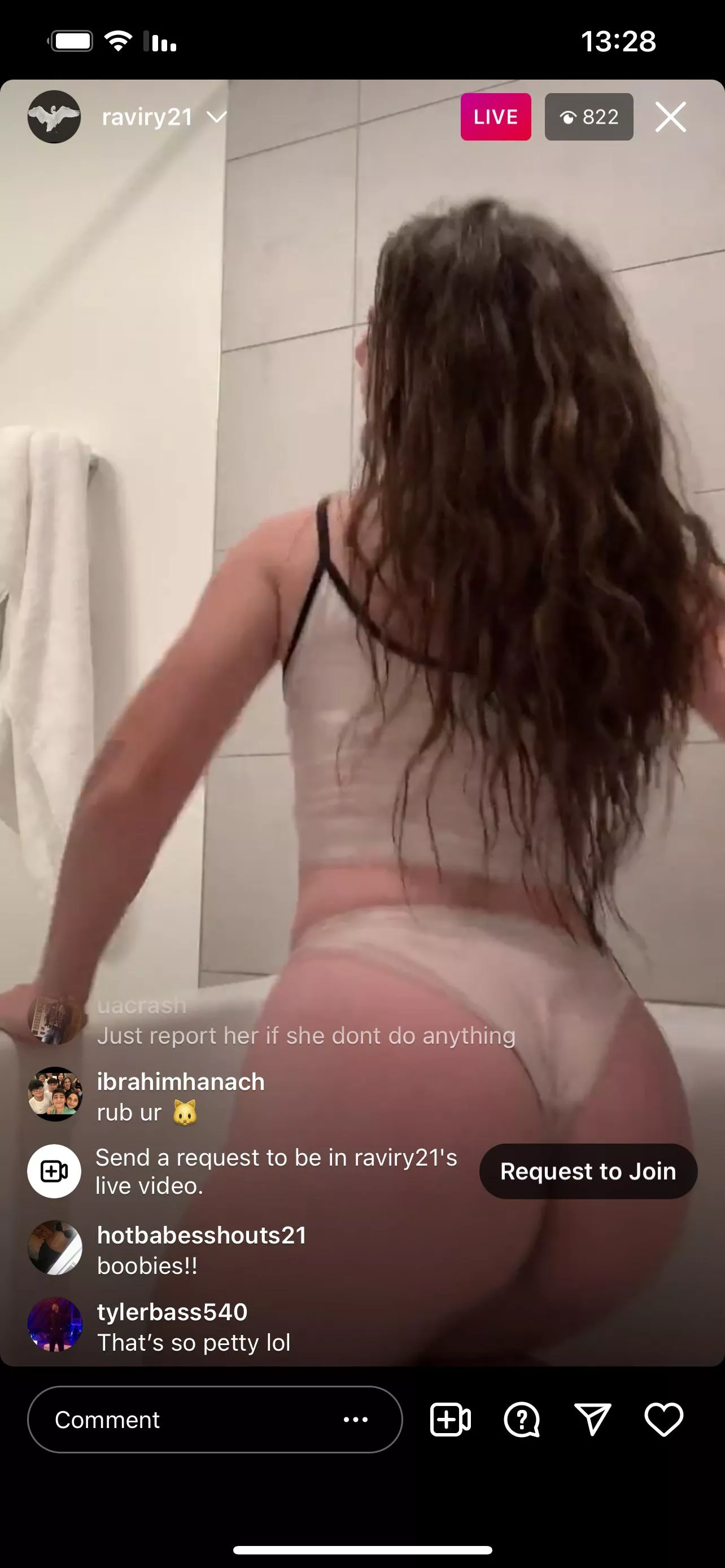 1000 viewers sheâ€™ll flash her boobs