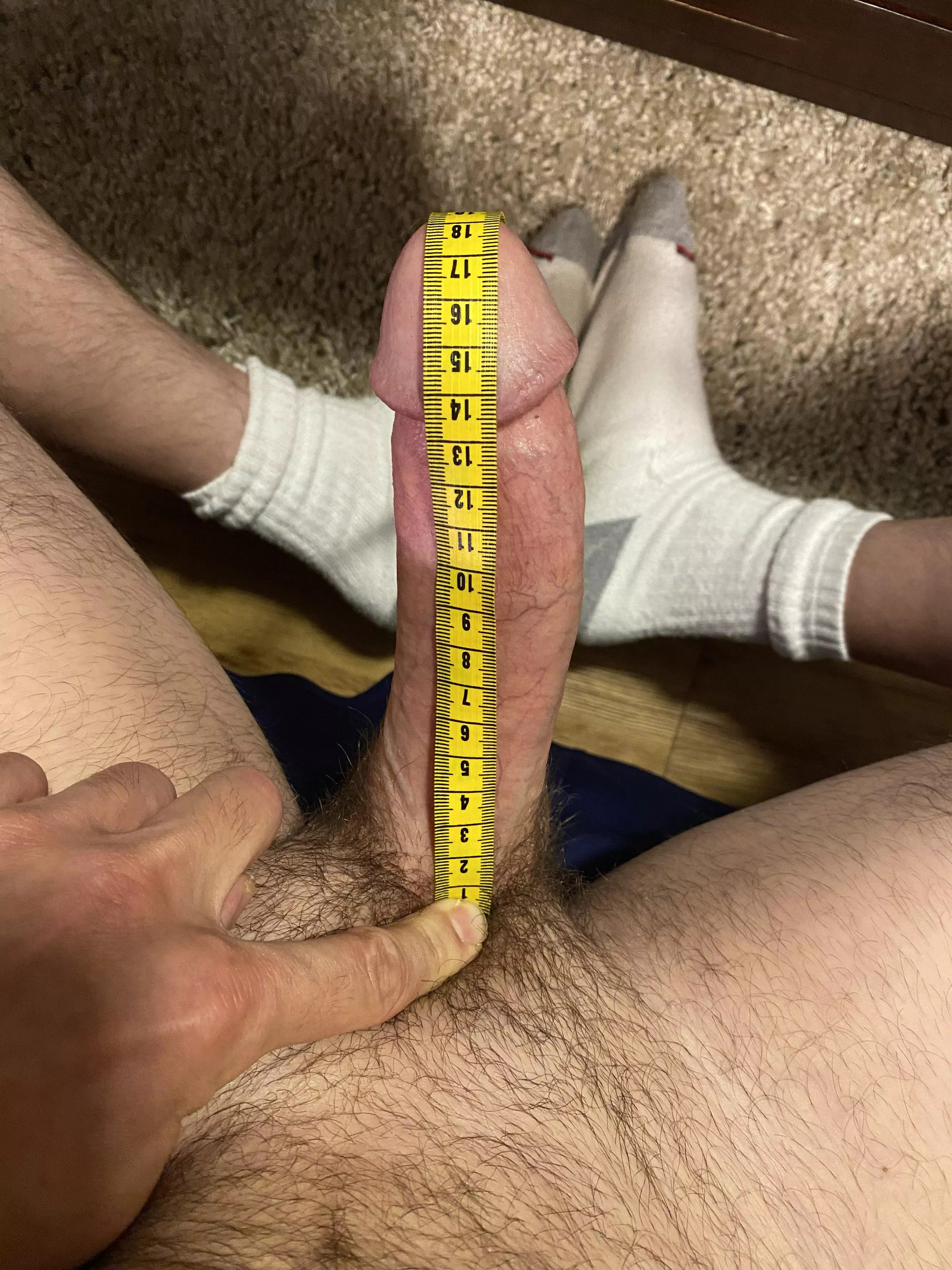 [18 cm] so awkward to measure length with tape lol