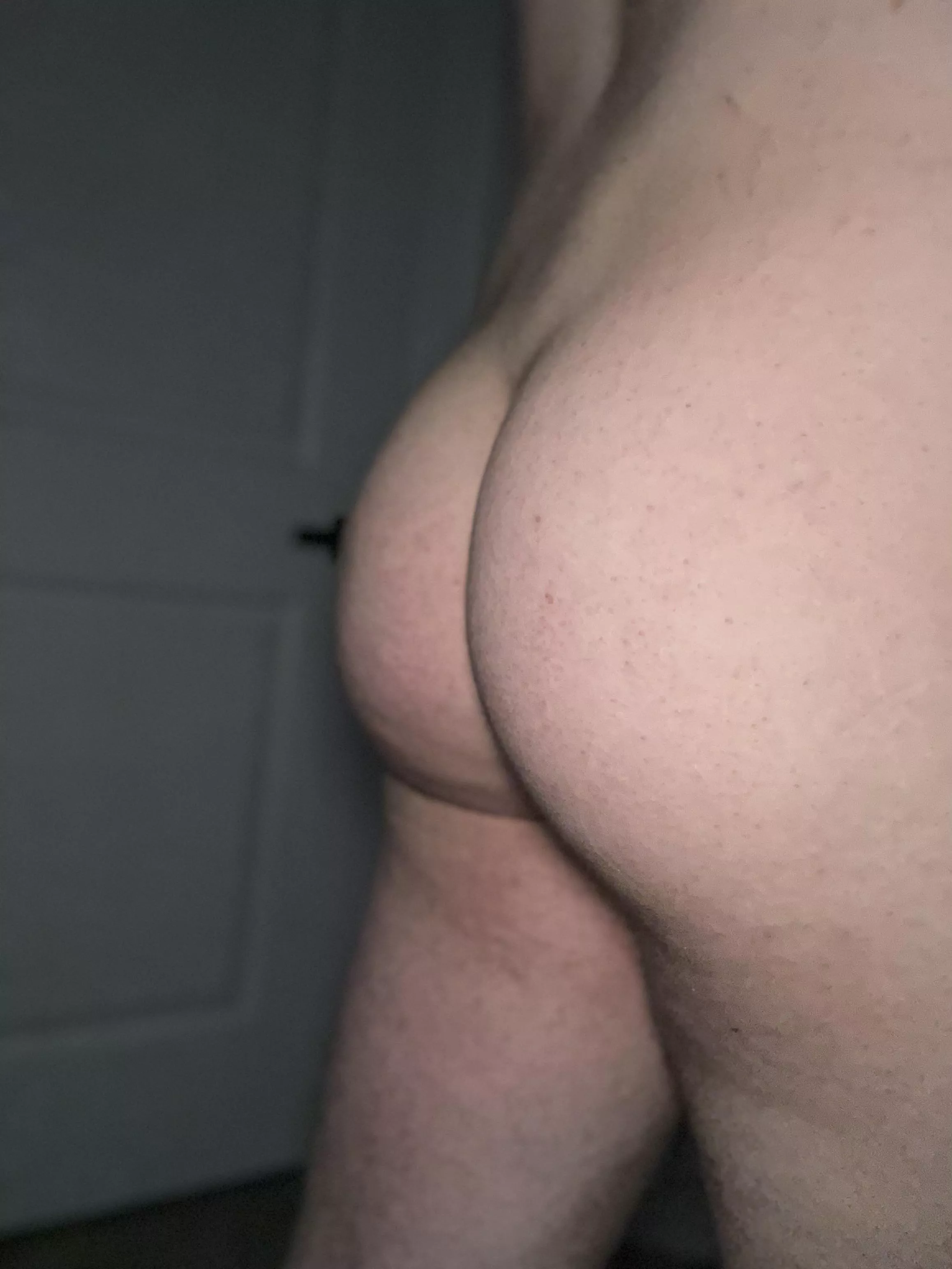 18 Do you like my ass?