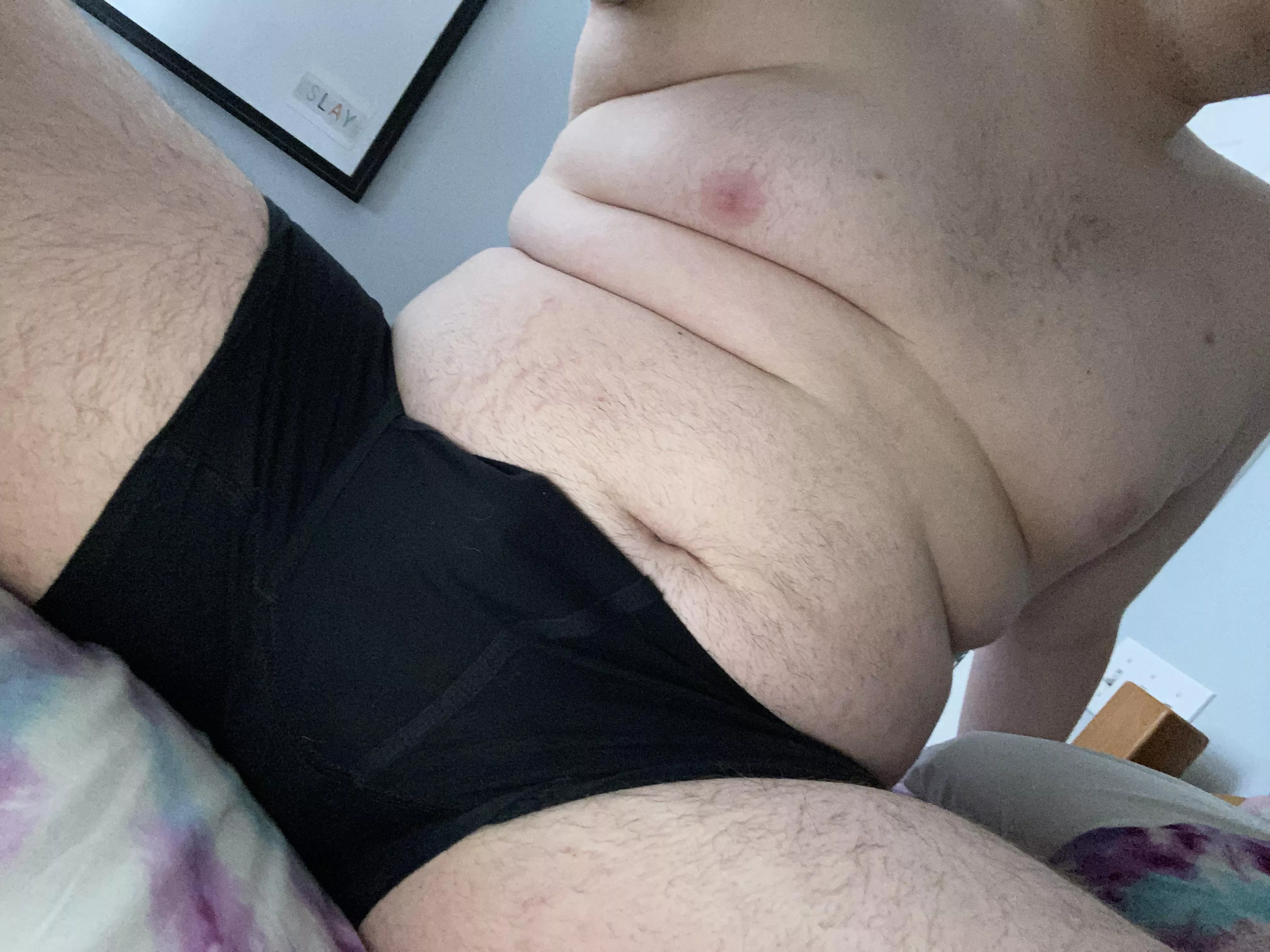 18 looking for fit chasers into young chubs. hairy+ add me on snap @emanlooking