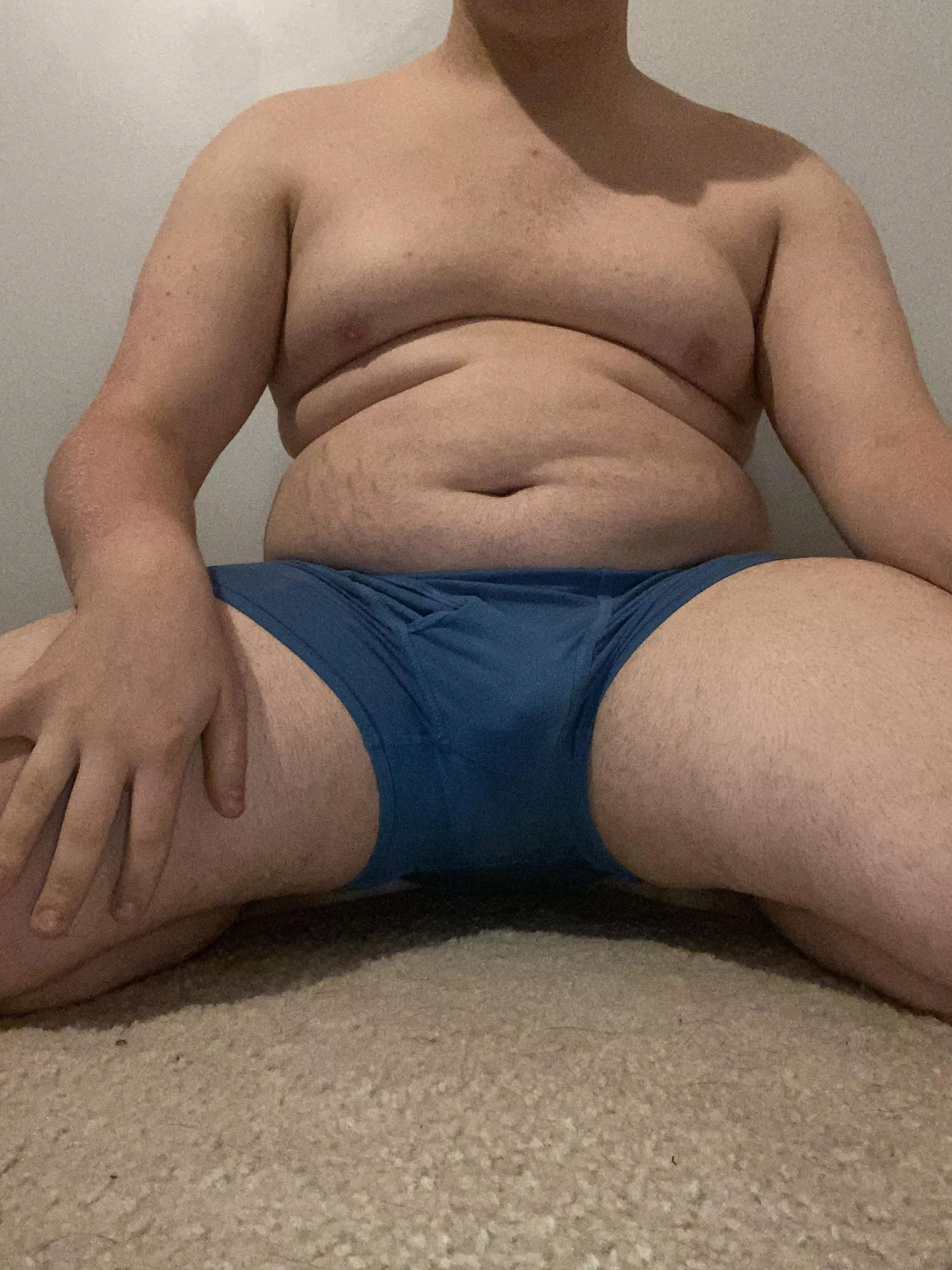 18 looking for FIT/MUSCULAR CHASERS ONLY. horny chub here with amazing cumshots. hairy+ add me on snap @emanlooking