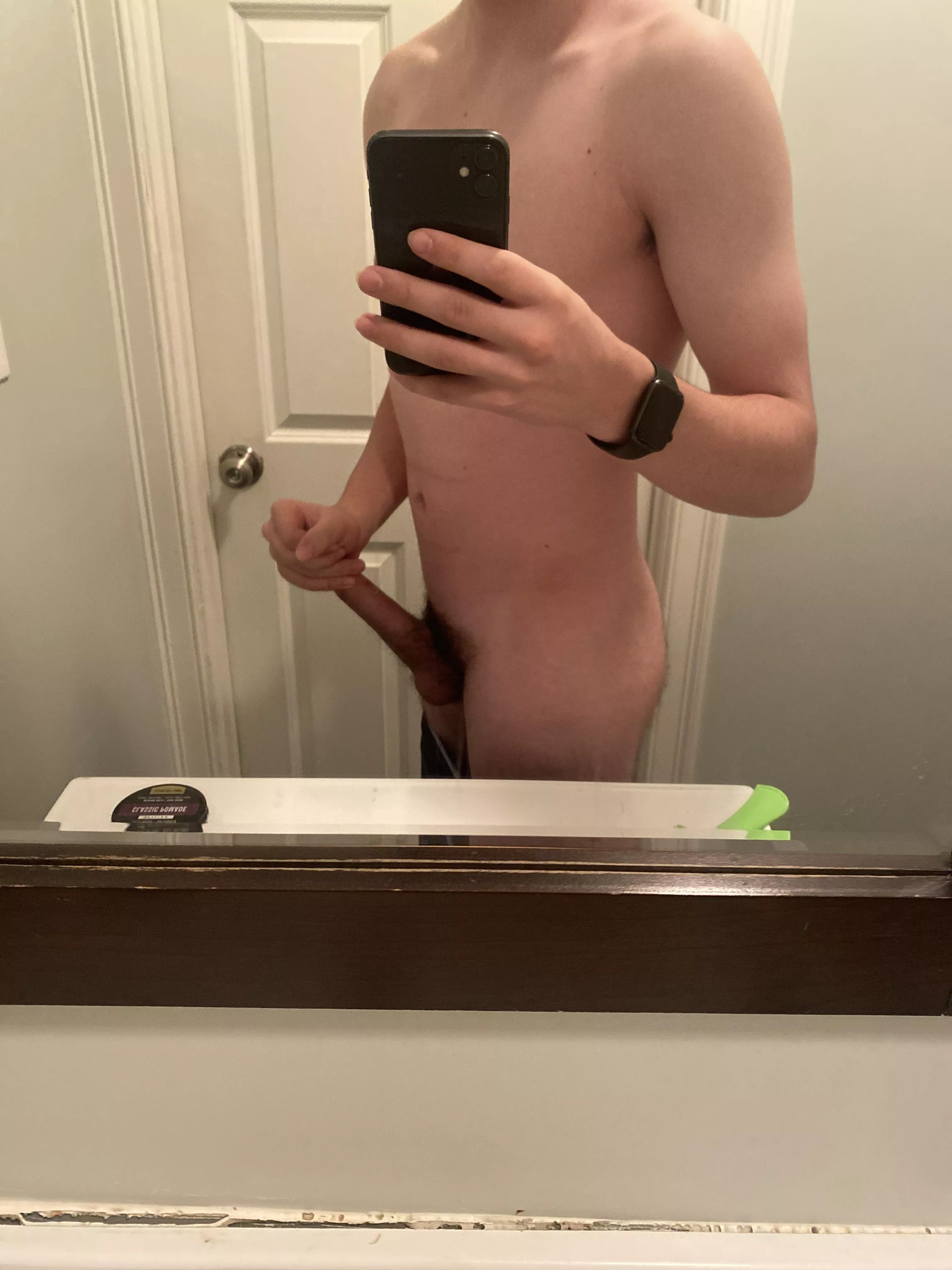 18 y/o straight guy who honestly loves male attention