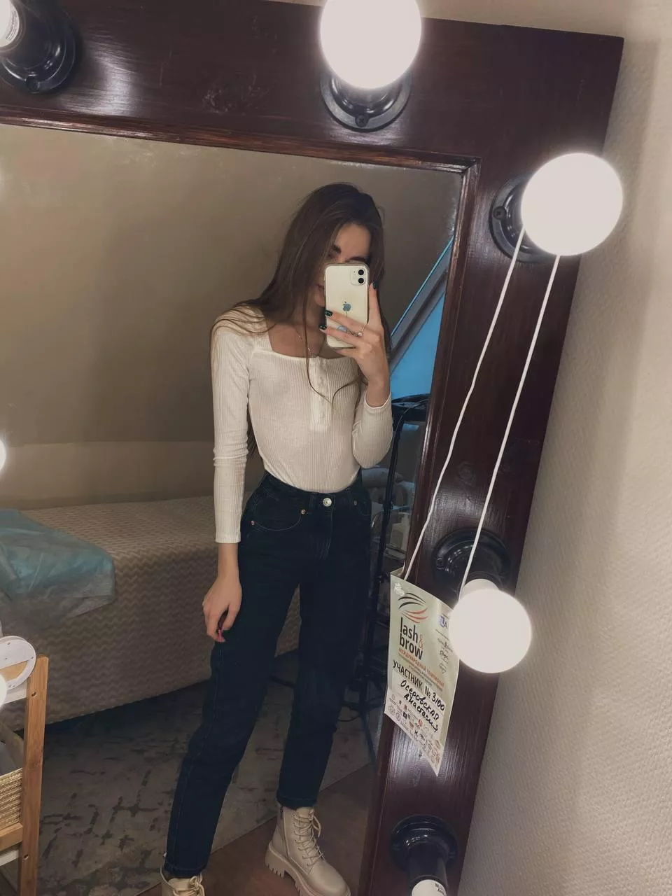 [18F] My mirror selfie 😇