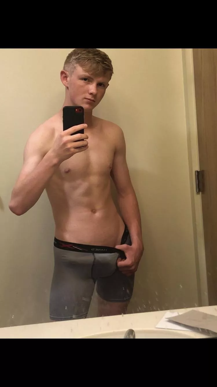 18M4F, hmu 😘