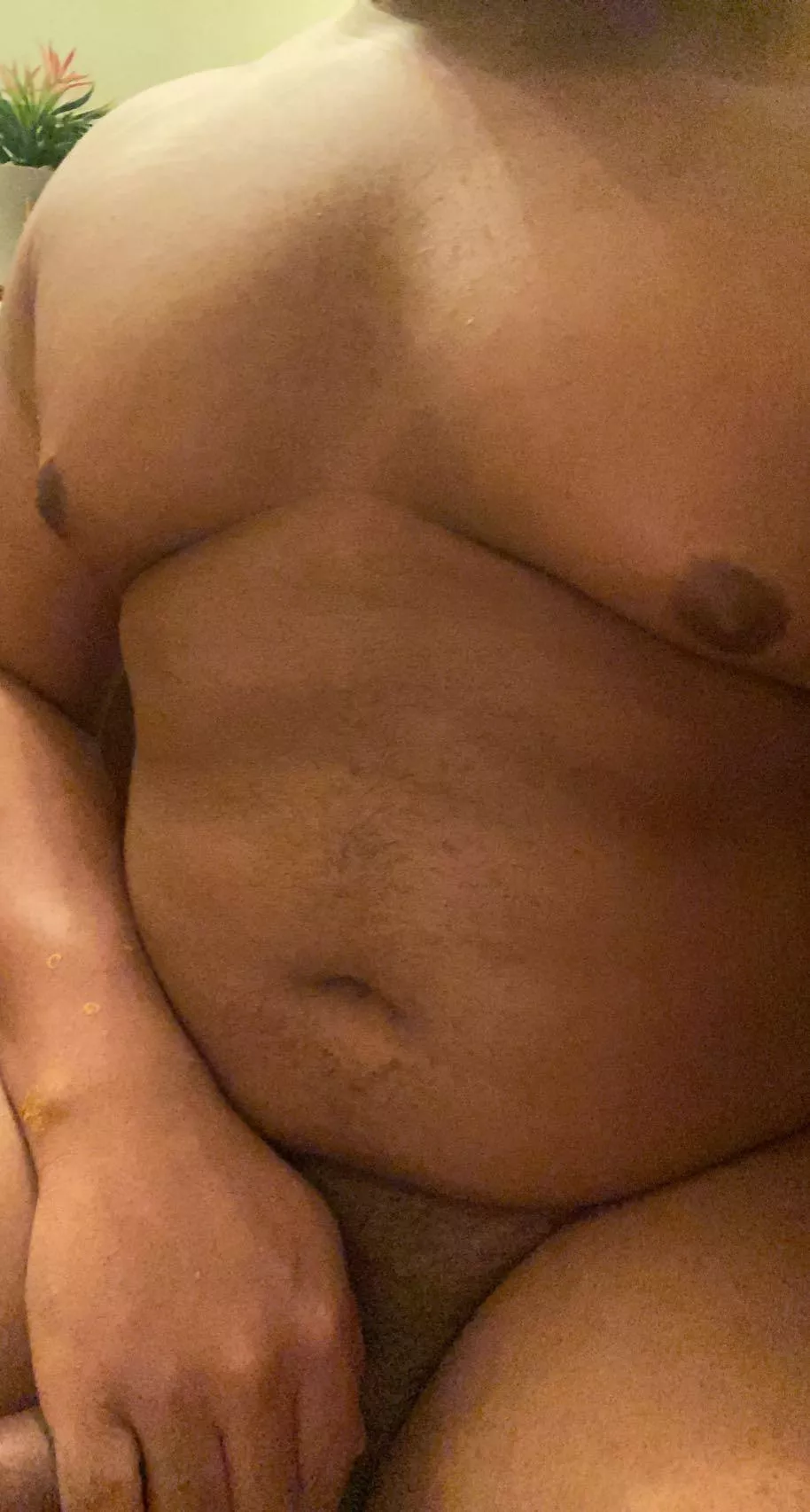 19 M horny chub looking for other chubs and super chubs to jerk off live with on snap so if you’re a horny chub or super chub add my snap : yhungmacc01