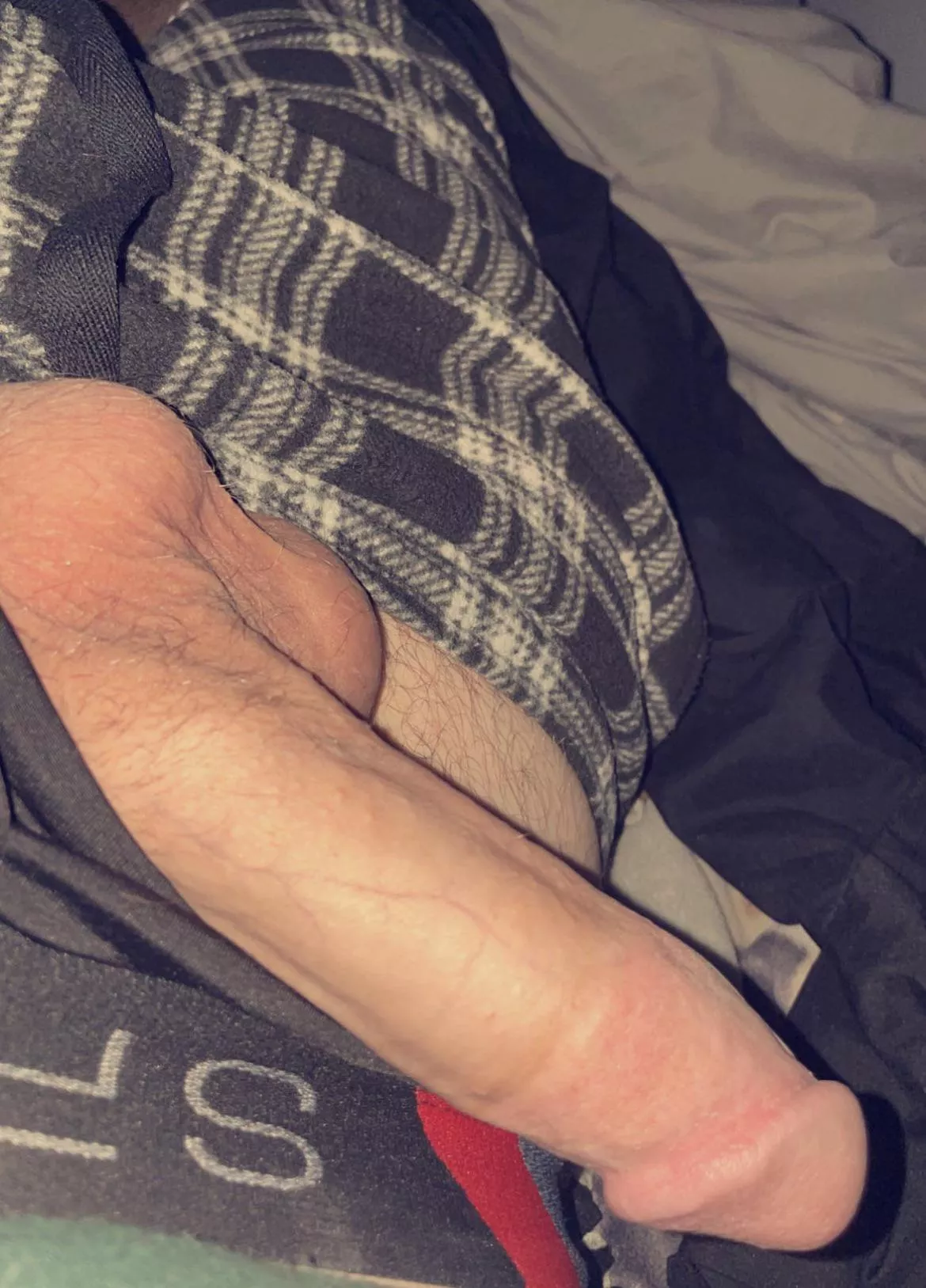 19 m Winnipeg Manitoba ðŸ‡¨ðŸ‡¦ about to jerk off anyone wanna join me hmu, be close to my age pleaseeeee!! Hung+++ cute+++ snap: kddavi20