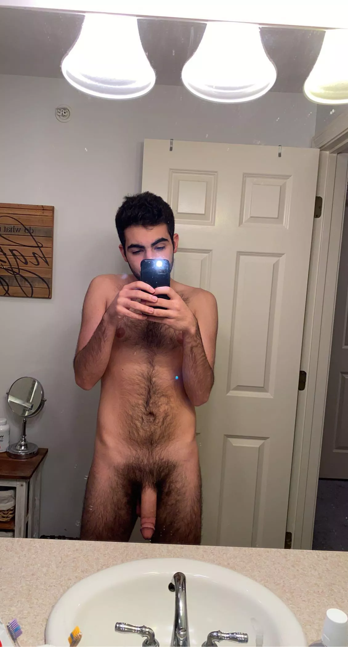 19 Massachusetts hairy horny hmu hope to find guys near by;) ijuty5580