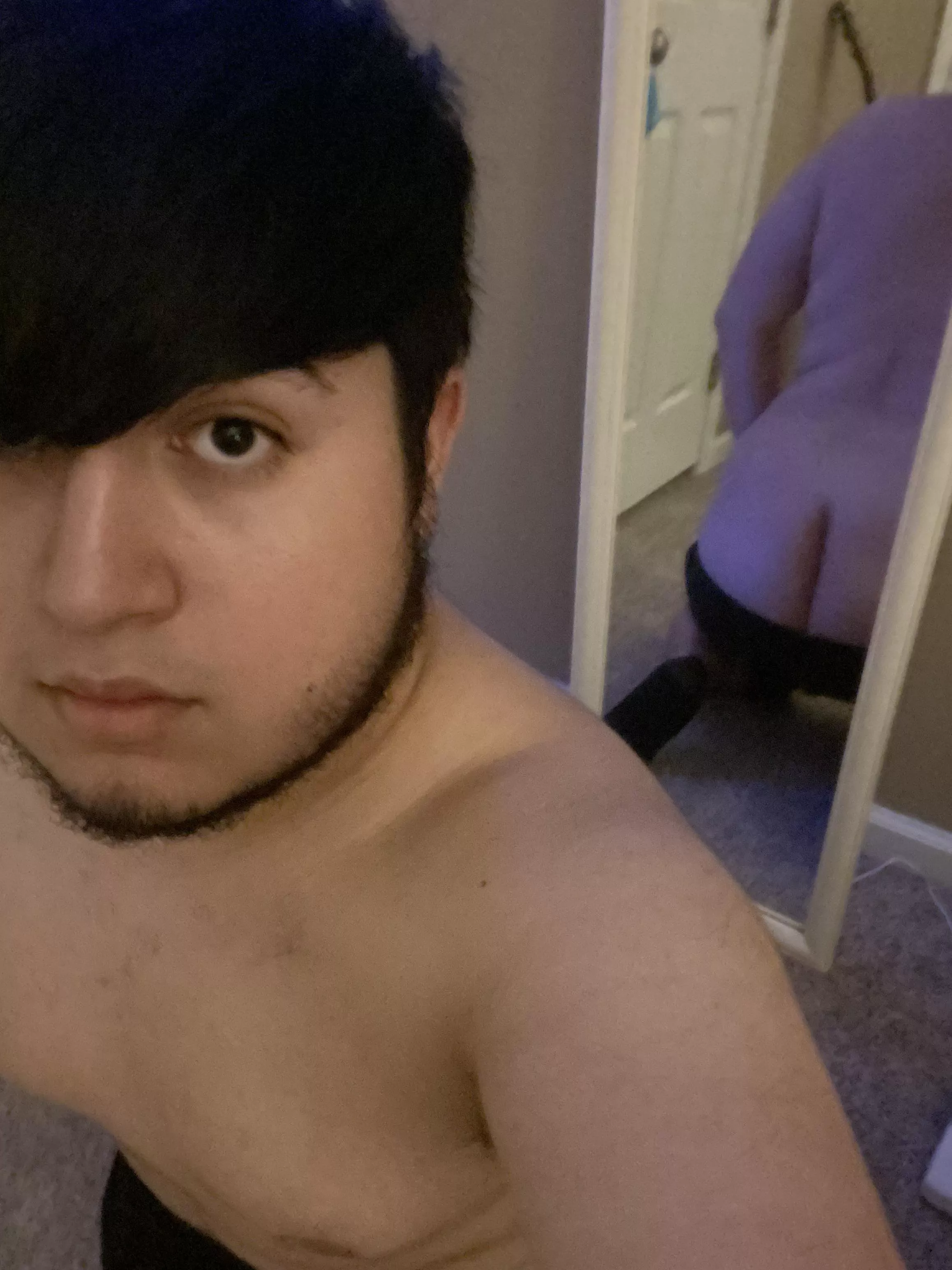 (19 y/o cub) felt like showing off some smooth 🍑 tonight :)