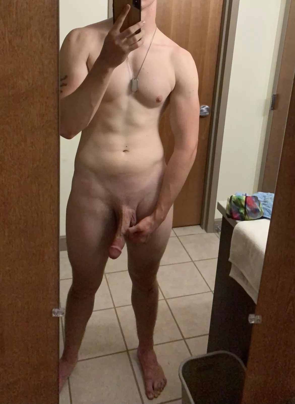 19 y/o male finally feeling confident, what do y’all think