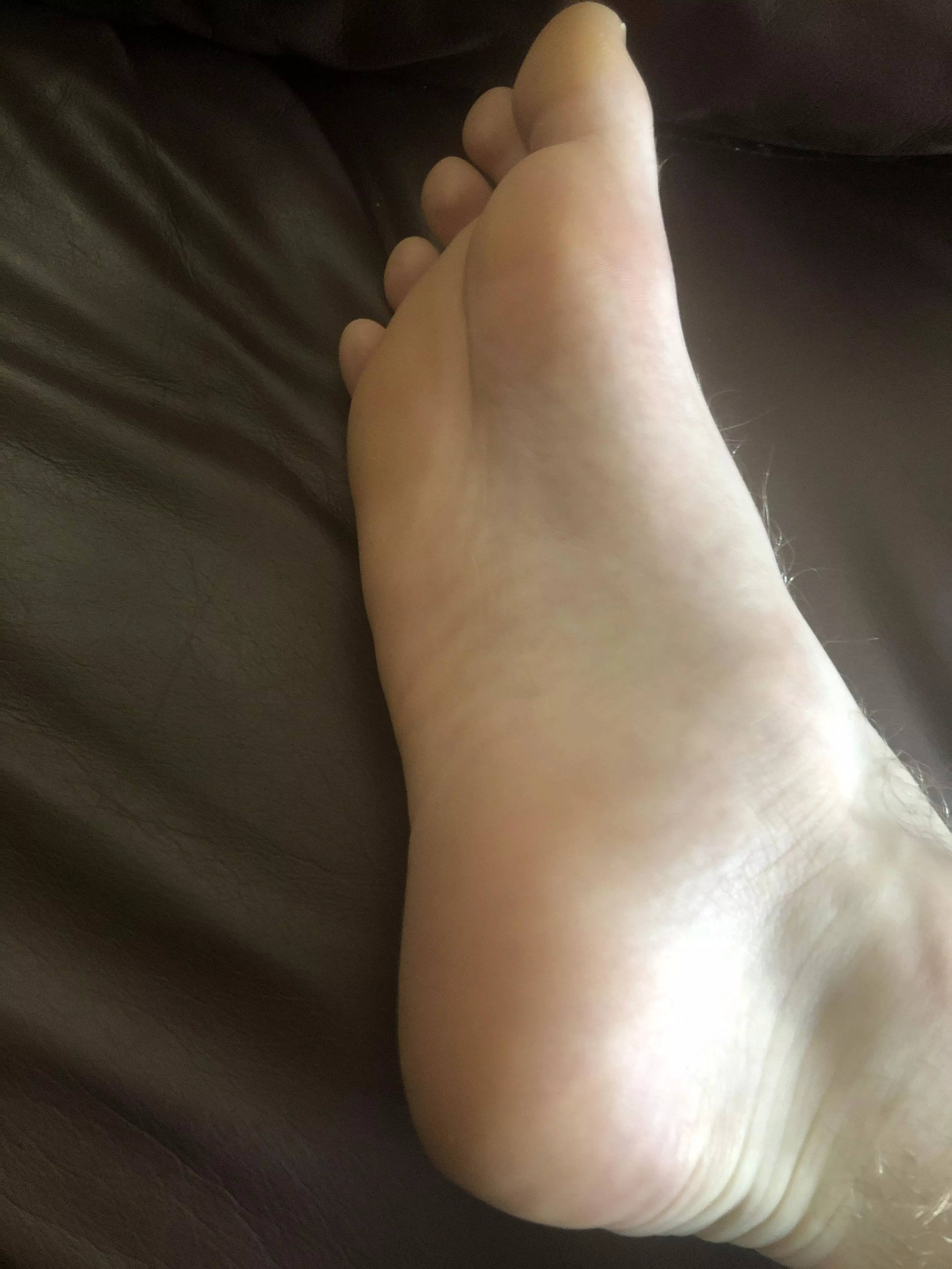 19m, come make me your foot slave. Snap: @h_doe6839, really submissive, love being degraded and praised ;) come hypnotize me with your soles