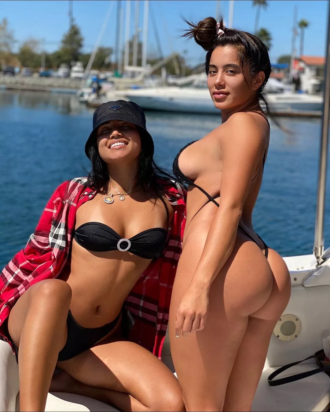 [2] Latinas