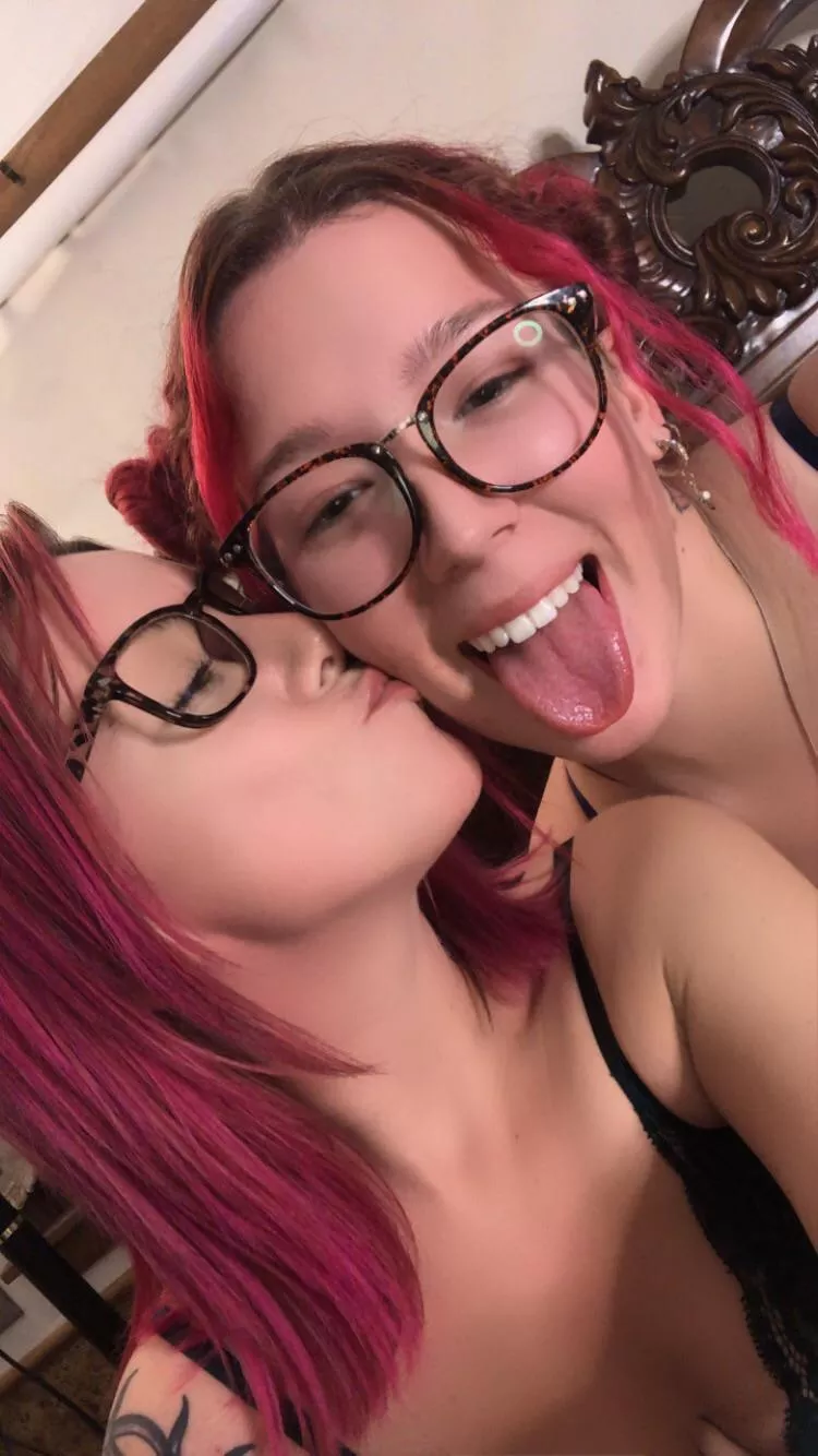 2 nerdy girls are better than 1 👅