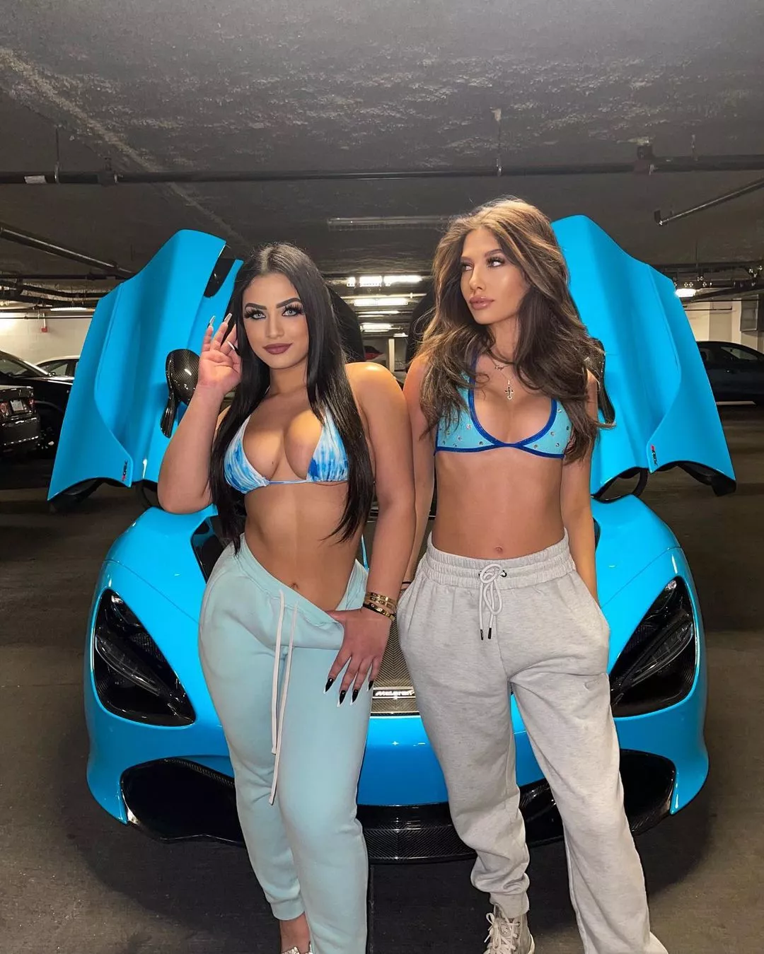 2 women and a Lamborghini