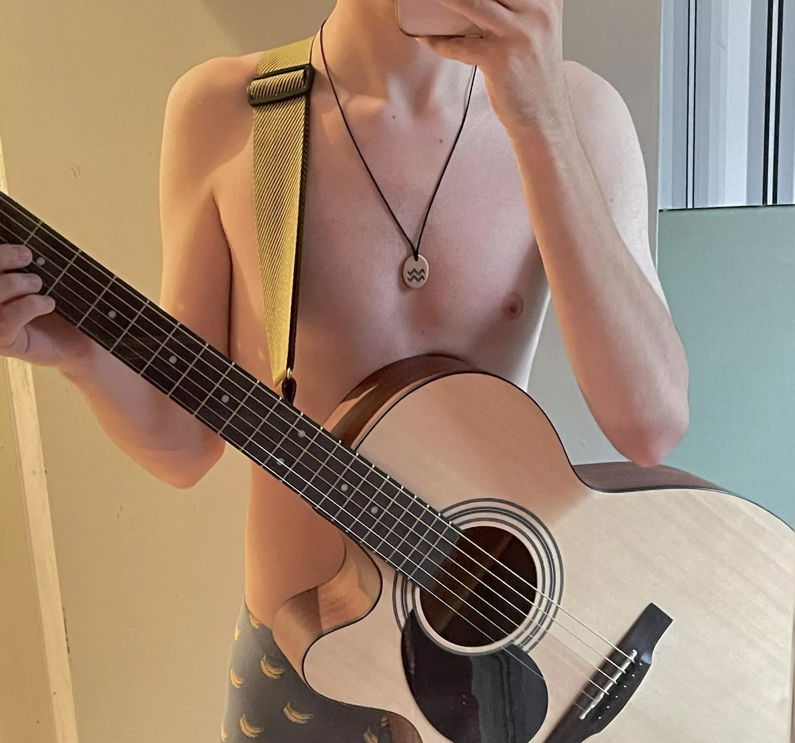 [20] any guitarists on this sub?