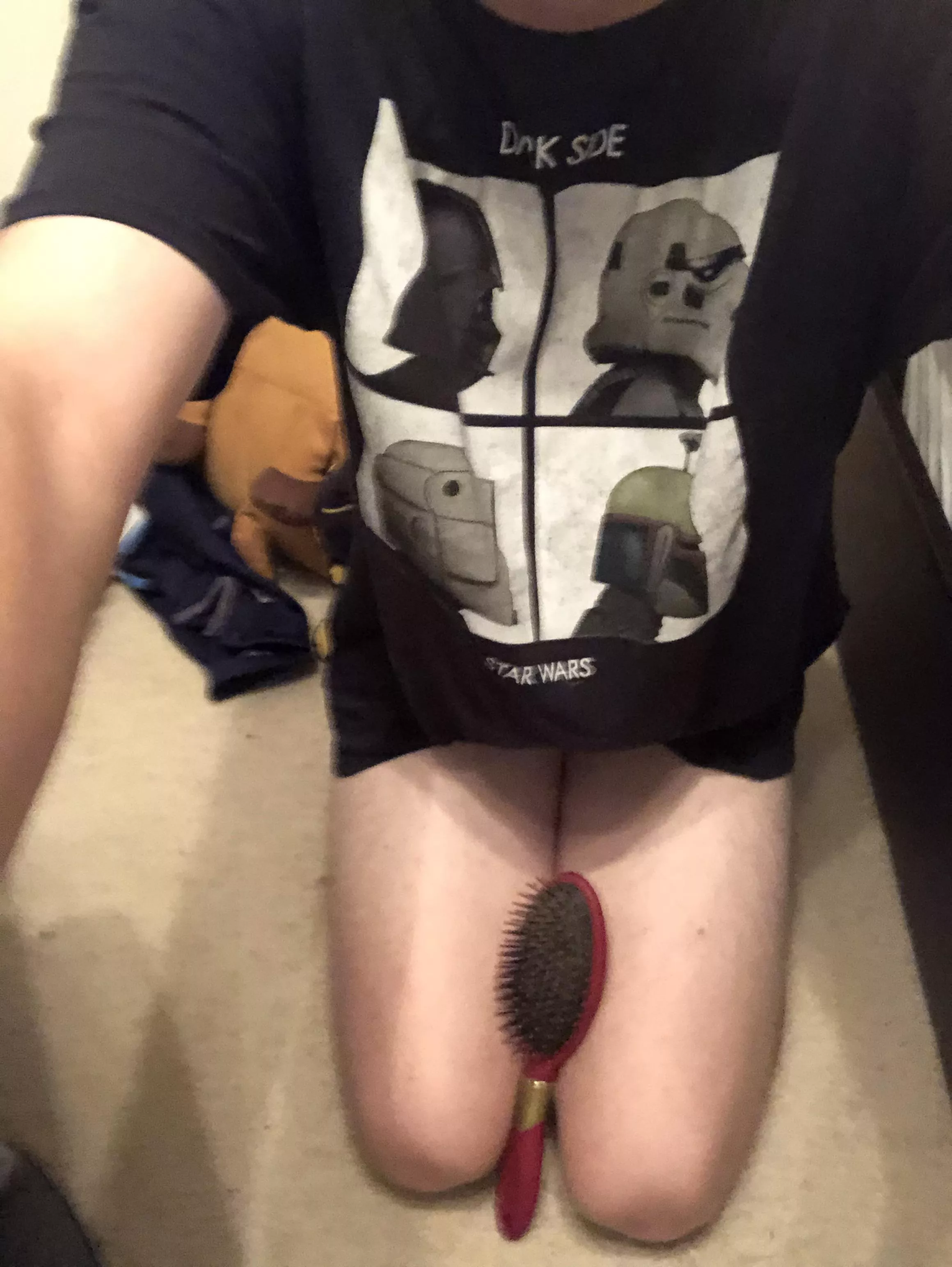 20 likes and this hairbrush goes up my ass ;)