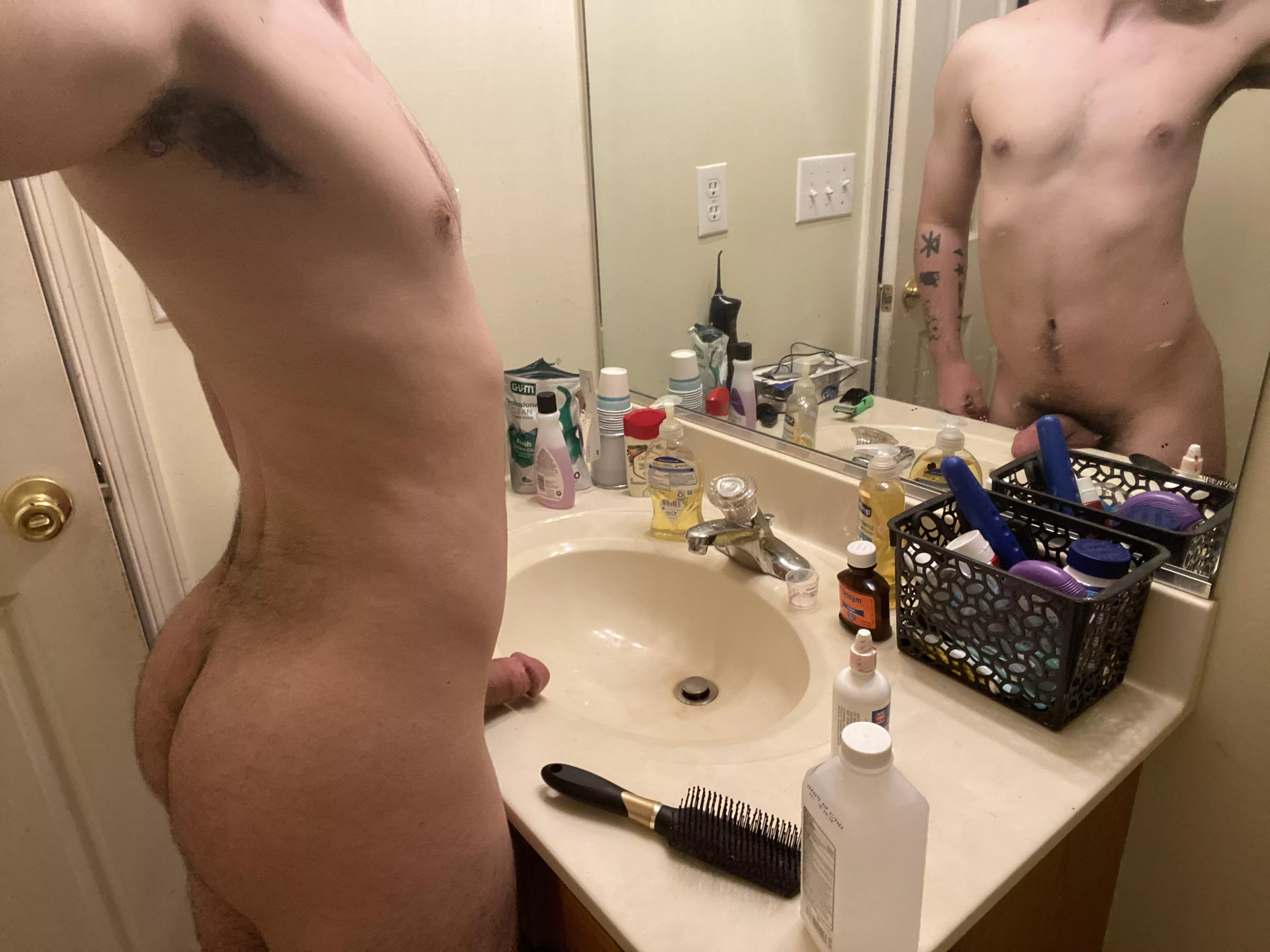 [20] make me shoot all over my mirror ðŸ¥µ