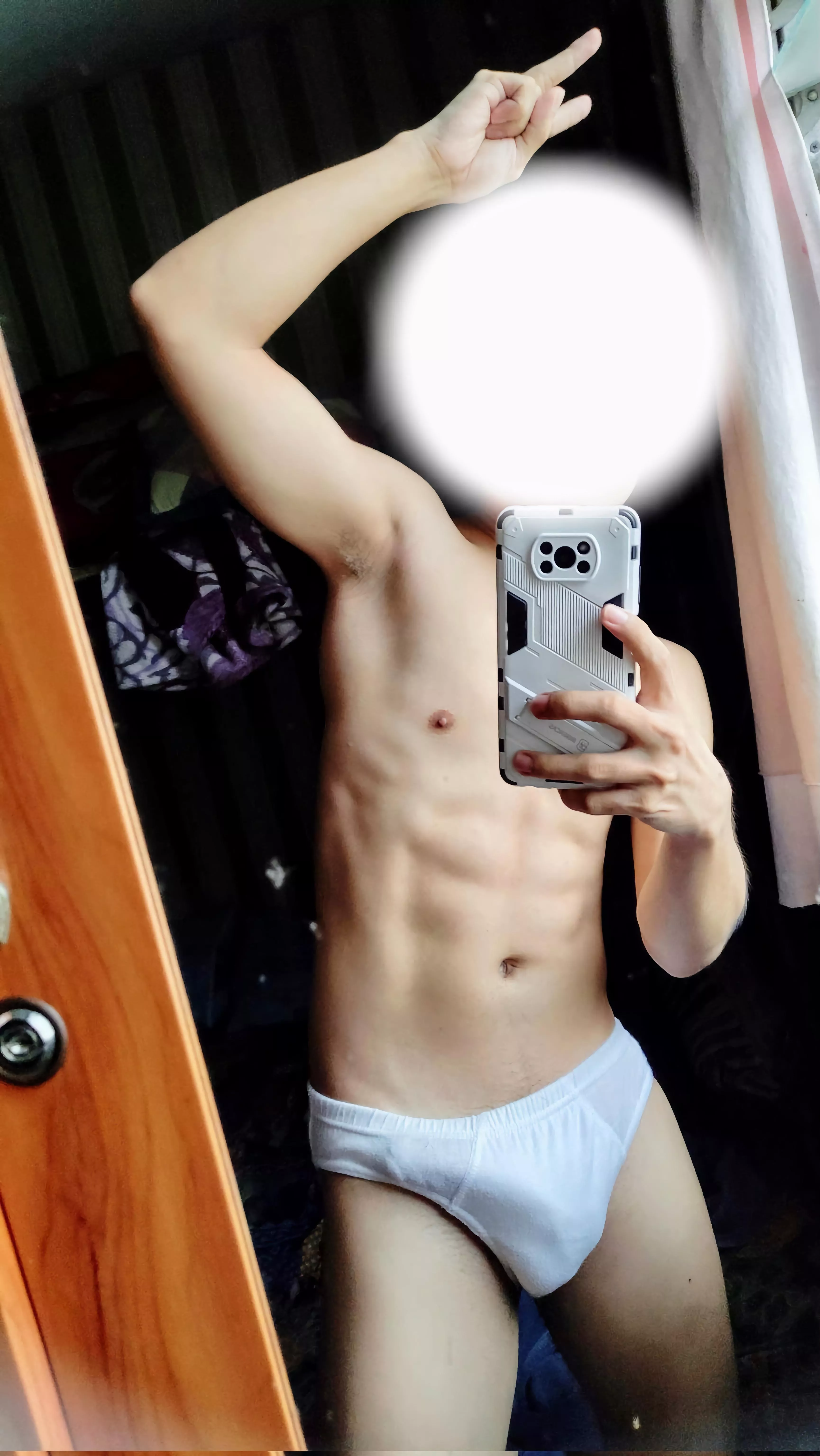 20yo skinny smooth boi with abs taking a selfie ðŸ˜ˆ