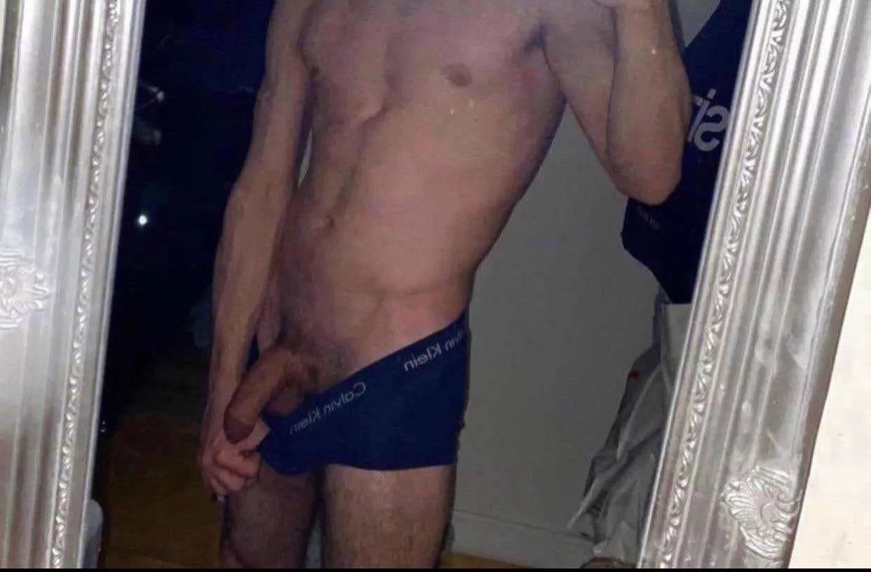 23 Australian just came back from the gym. Would love to bust my 4 day load with a muscular or body builder bust on live usually no face. I precum heaps. Send Asl body pic. Pls be willing to cum live. Love muscles. Add snap:archdaniels2021