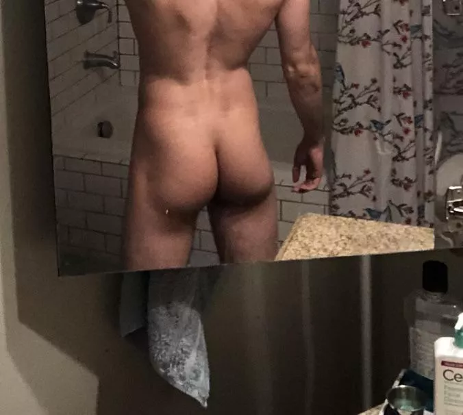 24, 155 lbs, 6â€0. Thoughts on my back side?