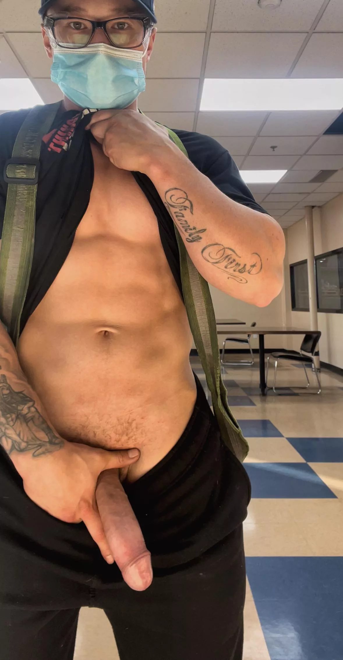 24 5â€™5 - lunchtime at work, started randomly getting hard