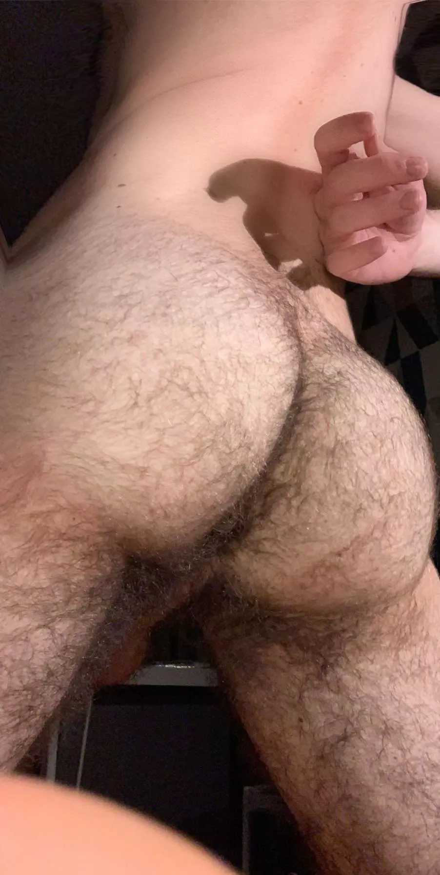 24 in shape bottom boy horny with a thicc tight bubble butt. ðŸ˜ˆDMs are open