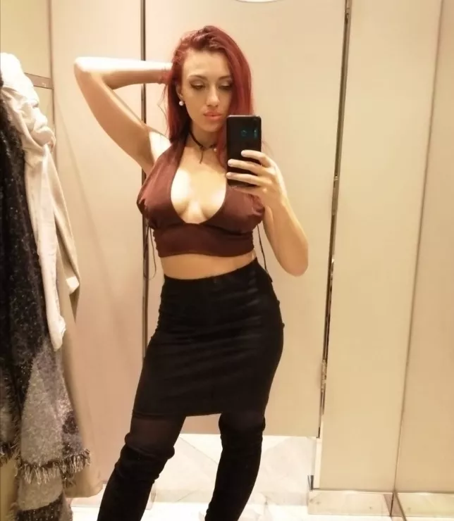 [24F] Changing room selfie