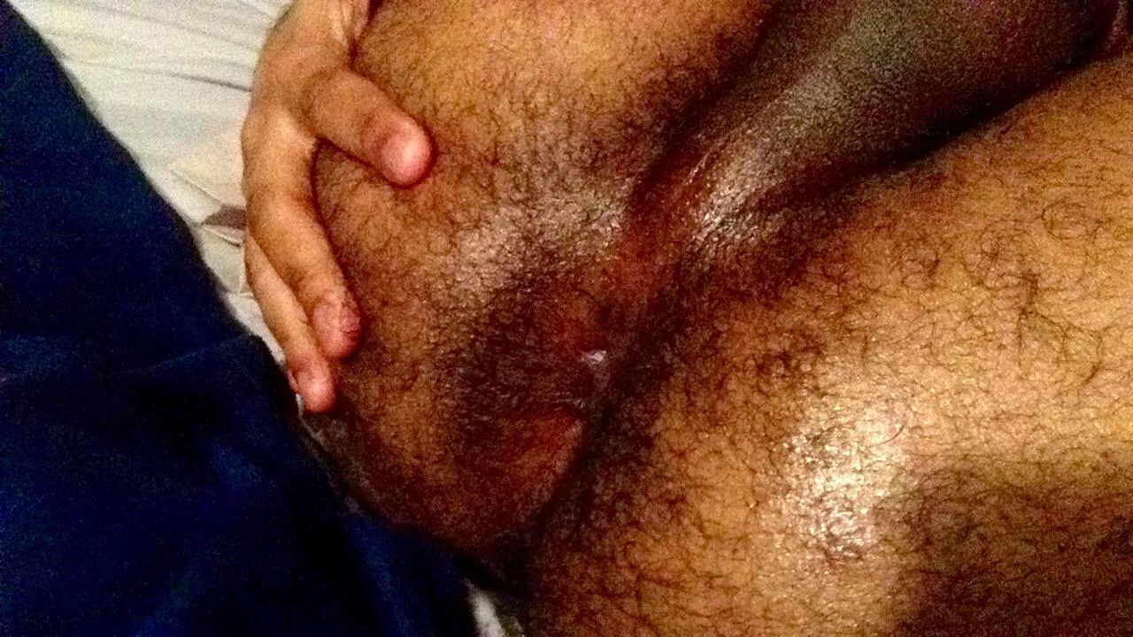 [25] any BWC guys love a tight smelly asian hole?