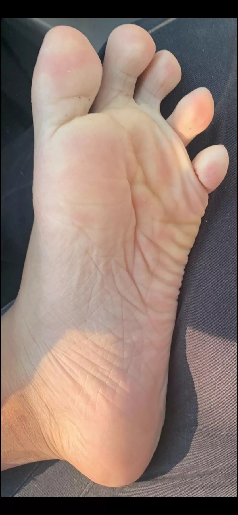 25M Connecticut - Pic from just now/Hit me up if you have a Foot Fetish and want to worship my Feet ;) I’ll drive to you