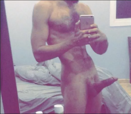 28 dom top for manly looking/acting slaveâ€¦. kik Rahaf_1475756