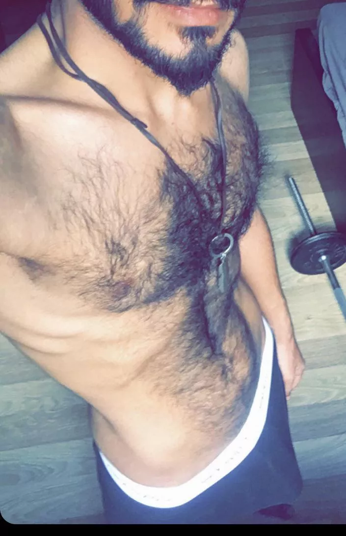 28 dom top for manly looking/acting slaves