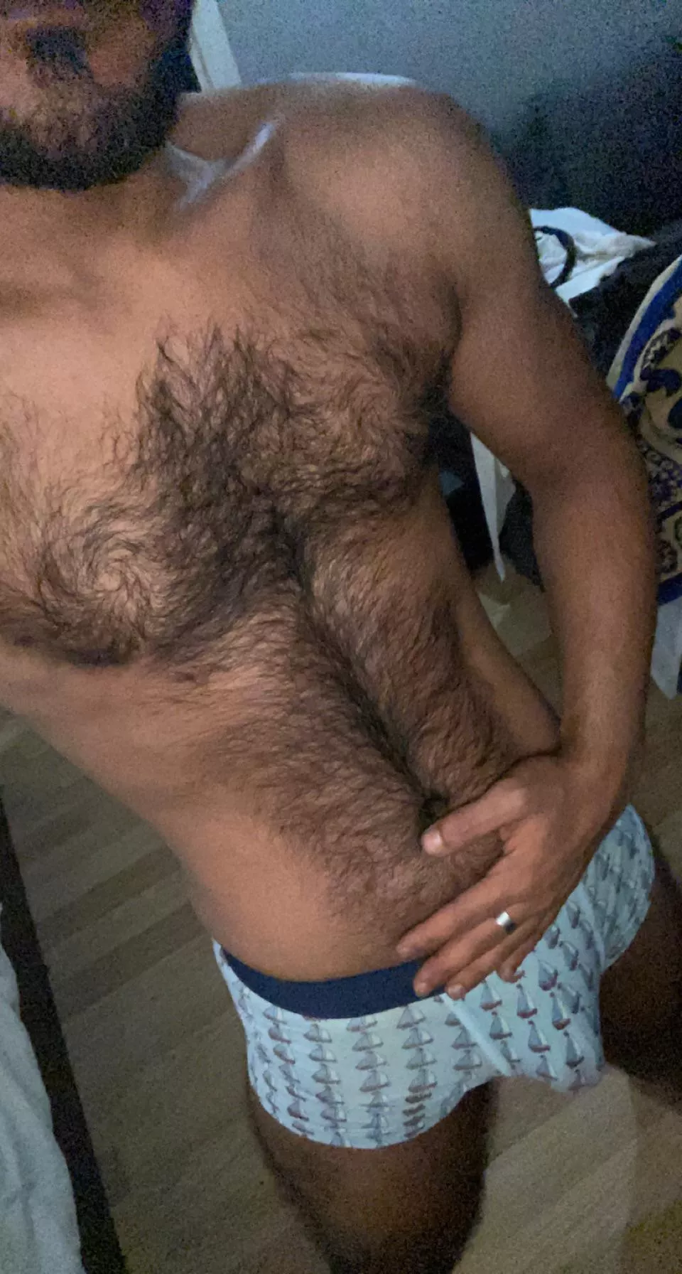 28 dom top for manly looking/acting slaves into role playing and any strange fantasy kik Rahaf_1475756