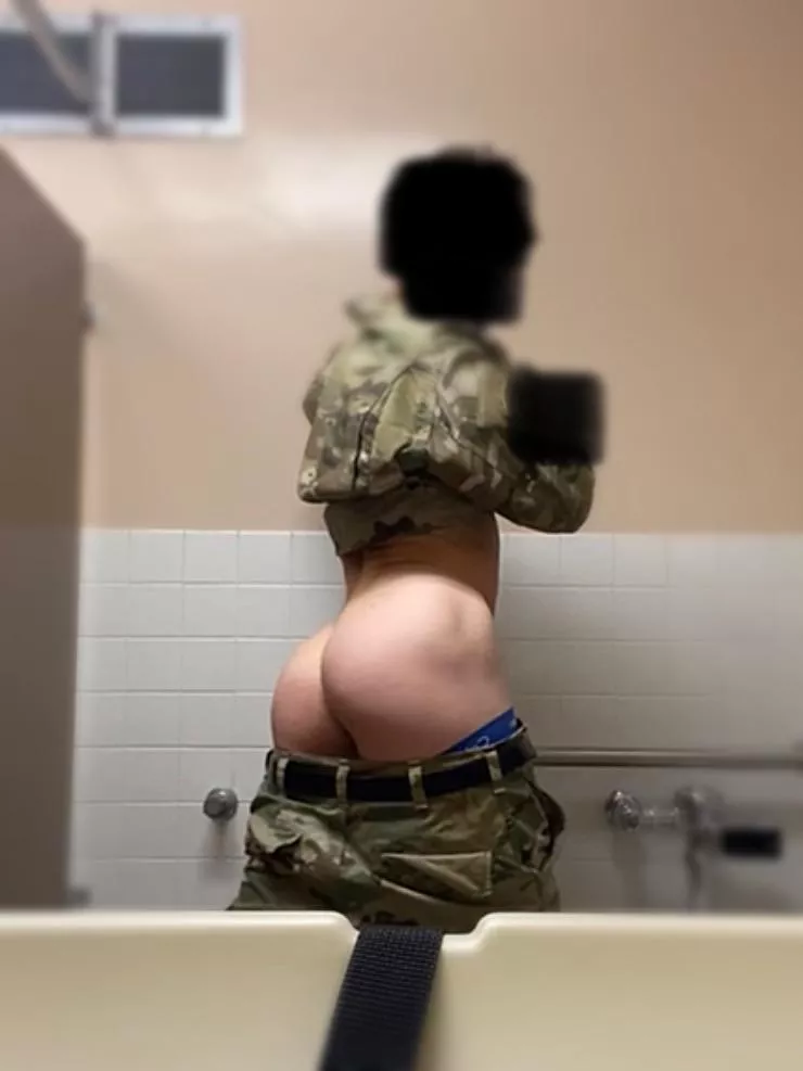 29 Bi male. Would love to get fucked in my uniform ðŸ˜