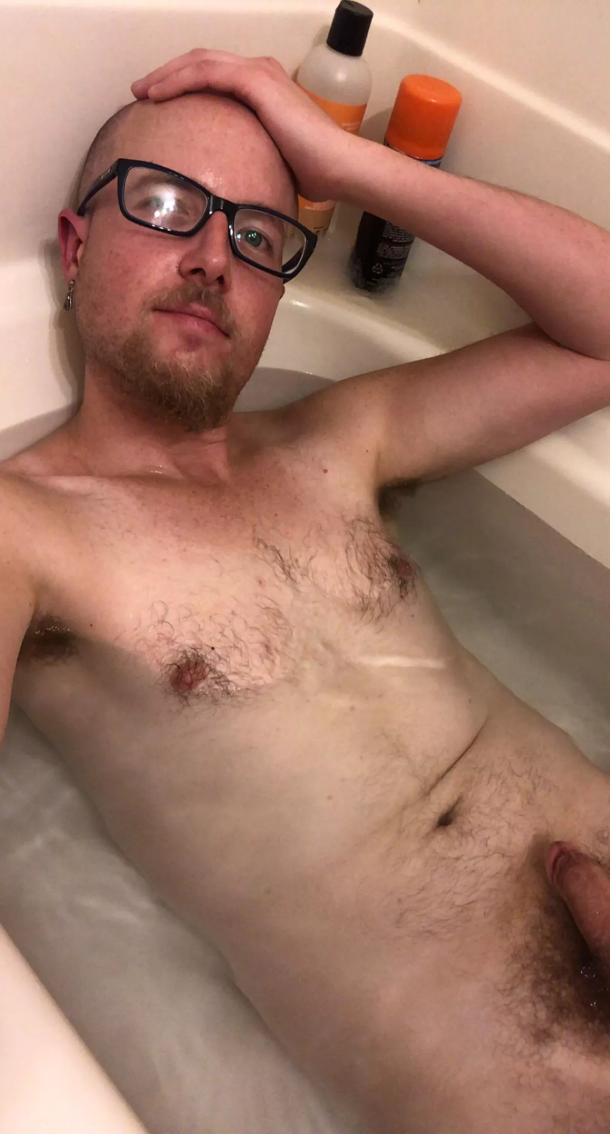 29, in honor of my 1 year Reddit anniversary hereâ€™s a bath tub shot. â˜ºï¸