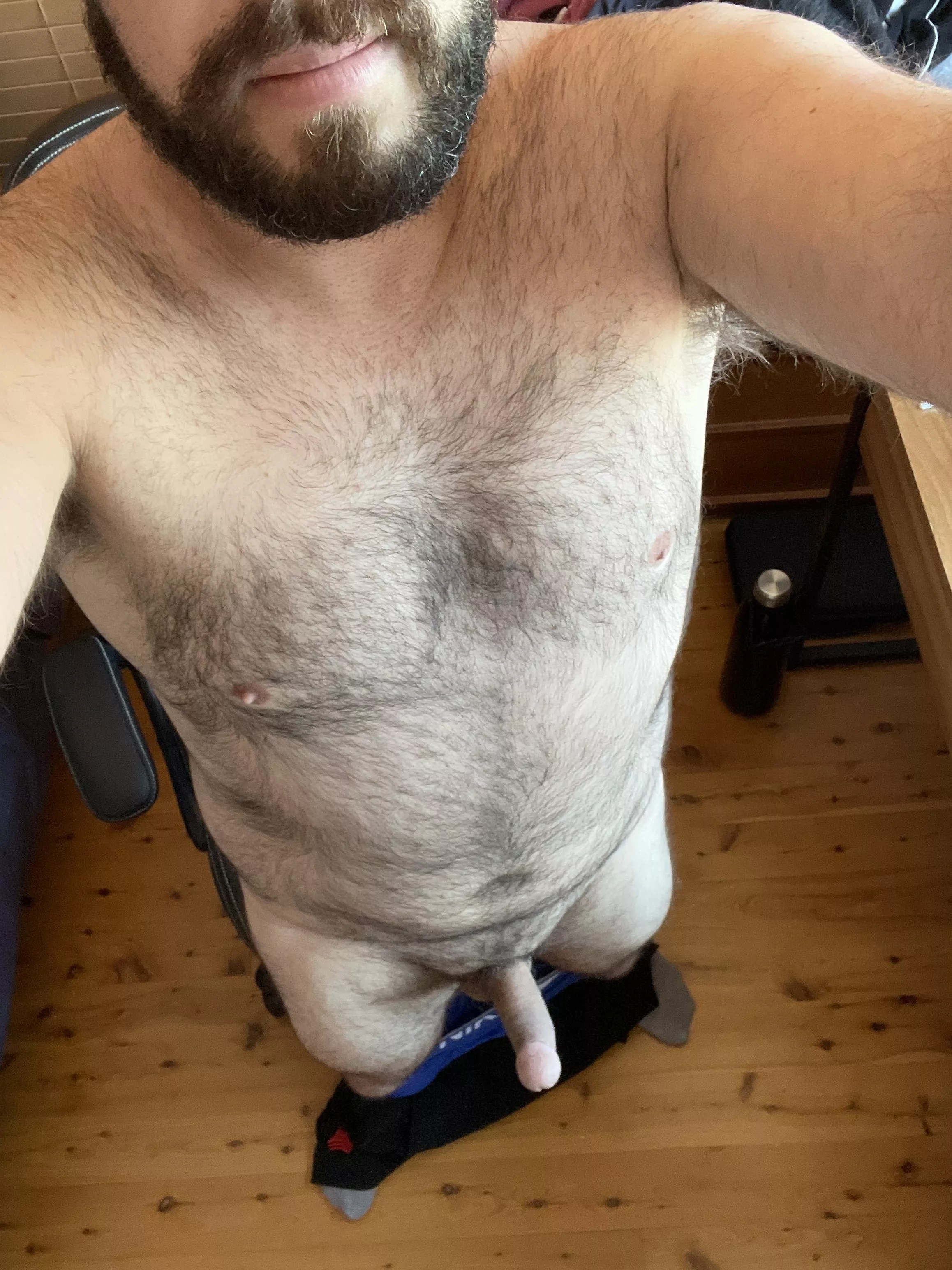 29yr old Aussie bi bear. Tell me what you think, or send a PM