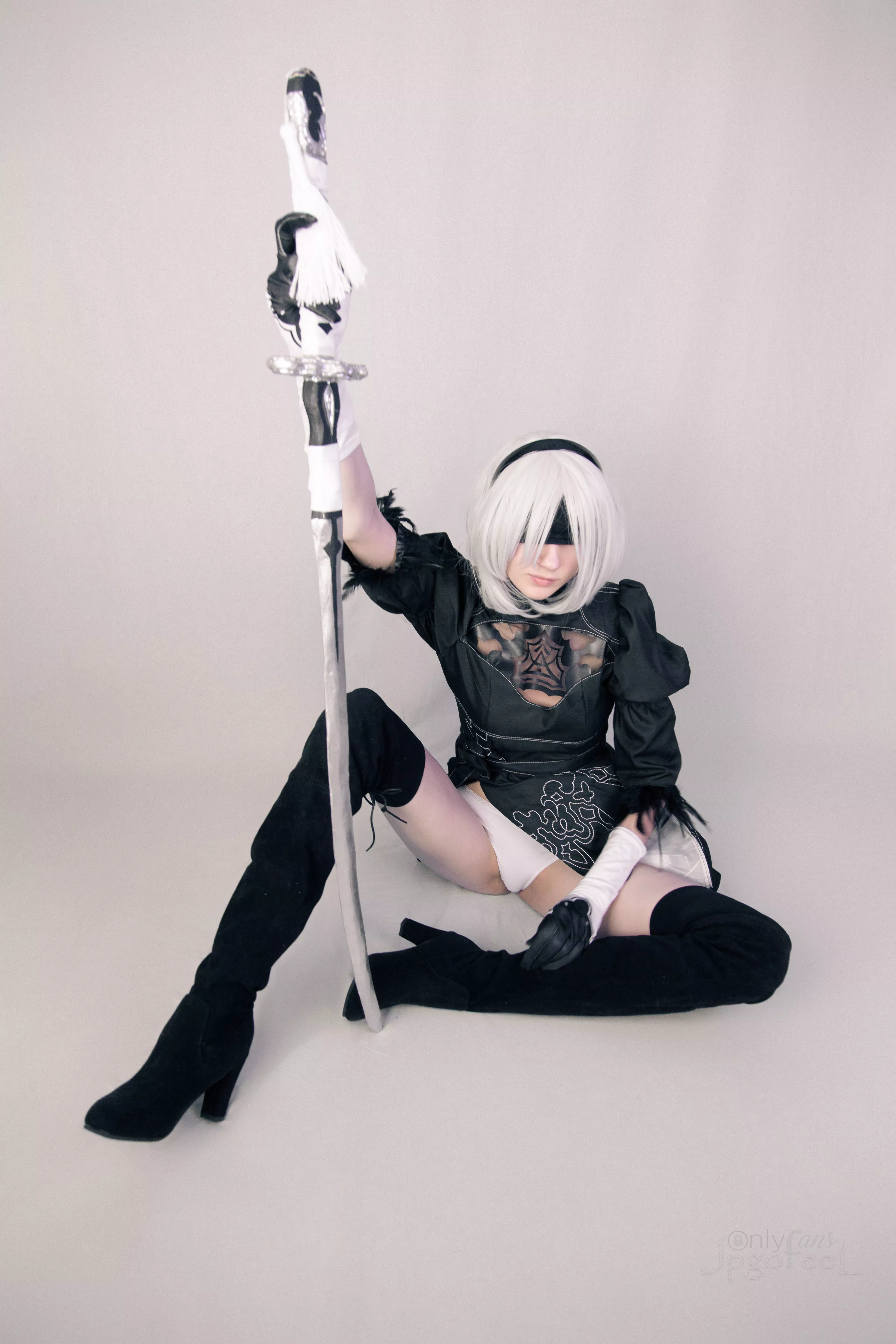 2B by Starkfilia