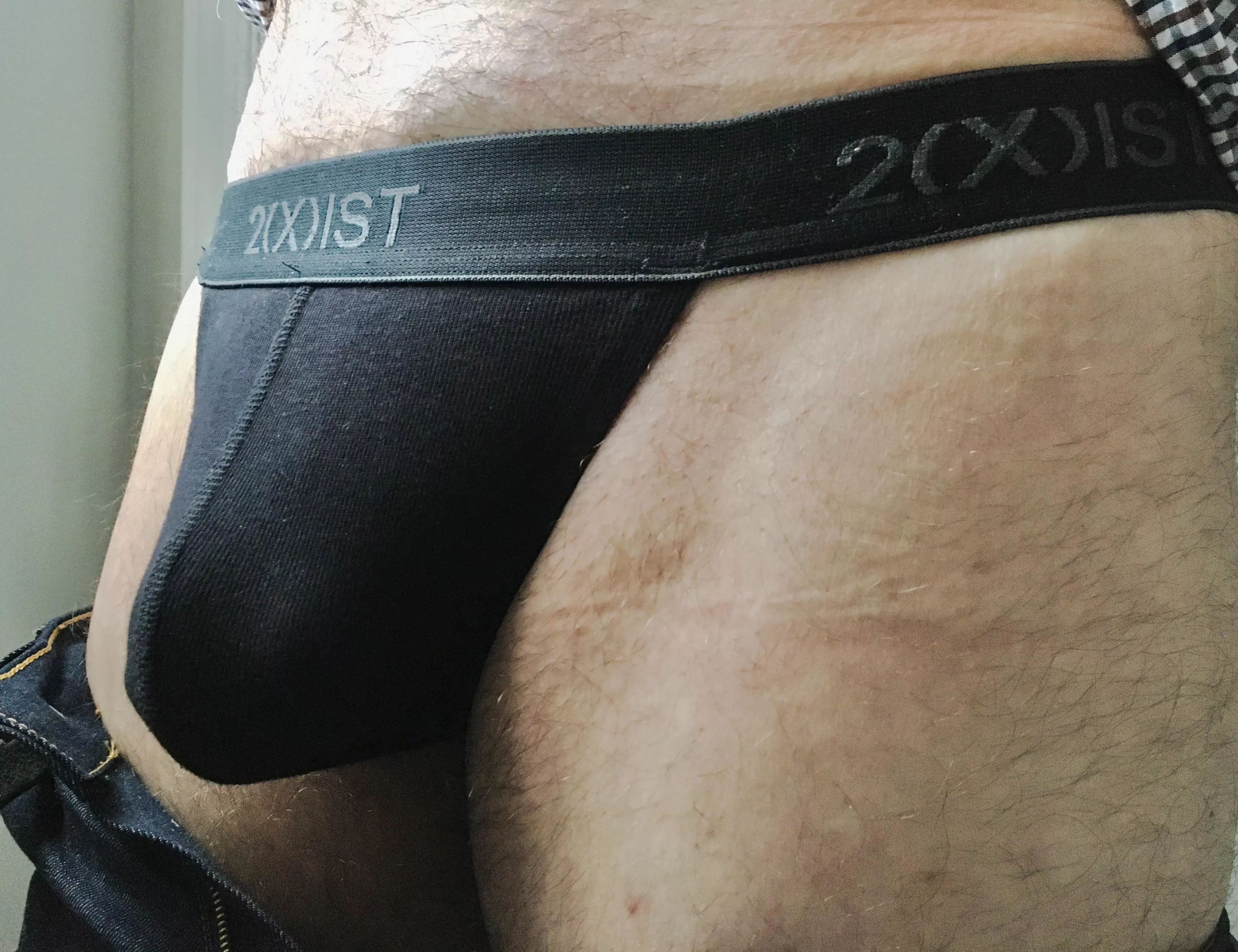 2Xist black thong day...