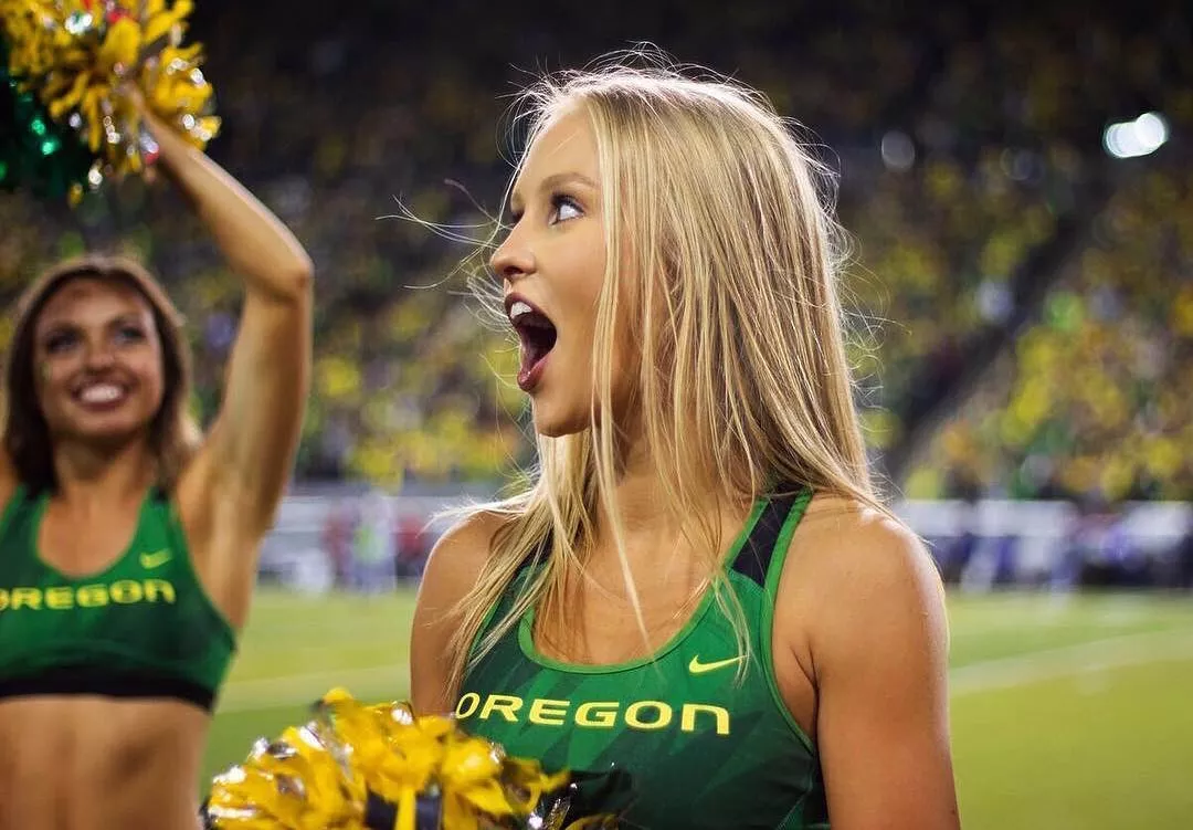 #3 Oregon Lost Yesterday, but their Cheerleaders are Still 🔥🔥🔥 [IRTR]