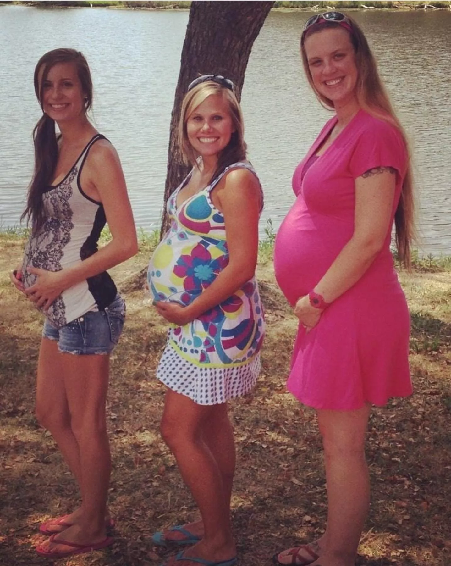 3 pregnant girls