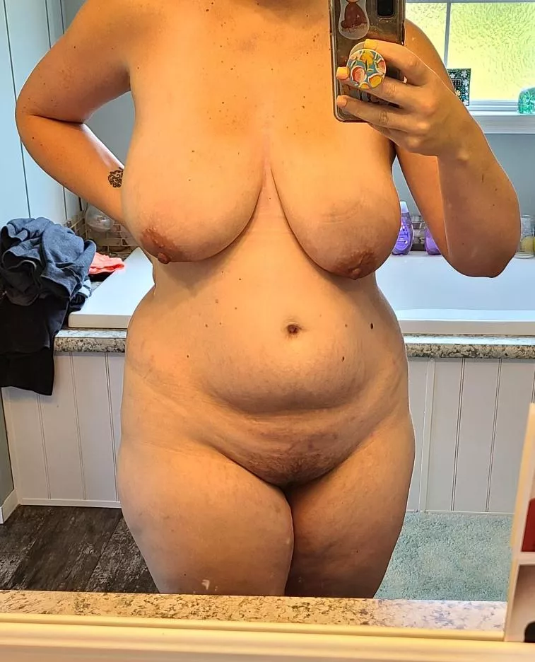 30 year old mom of 2 what do yall think