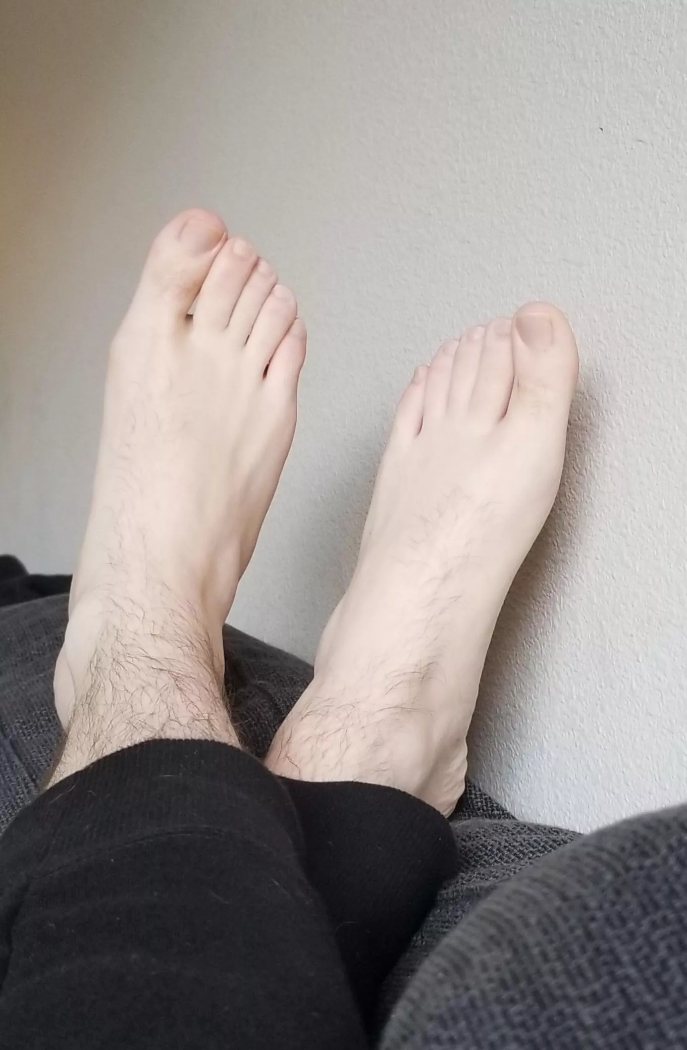 31 m - Wish I was getting into some mutual foot play