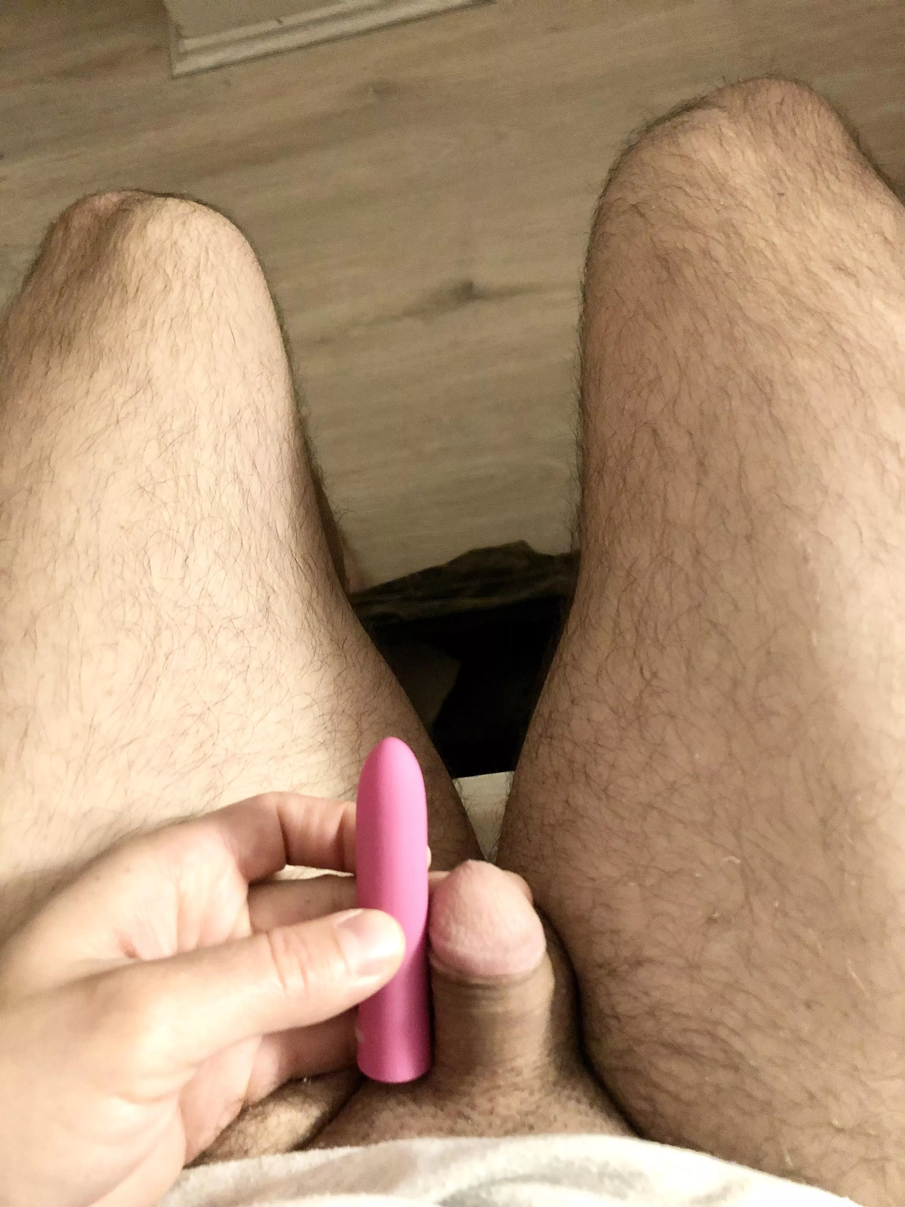 [33] Ladies Iâ€™m shorter than a vibrator! Message me if you like small dicks.