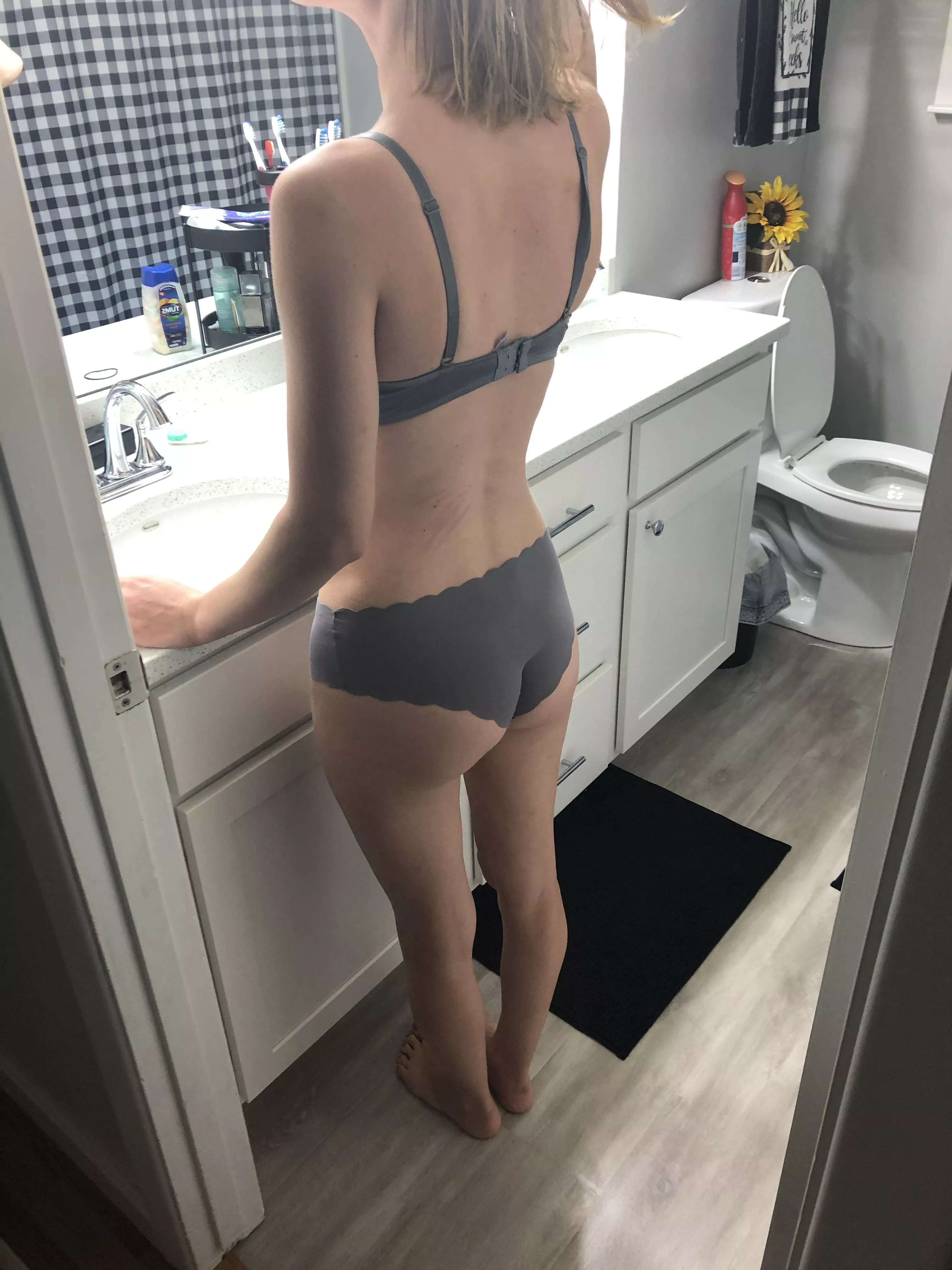 33y/o MIL[F] Hungry Butt