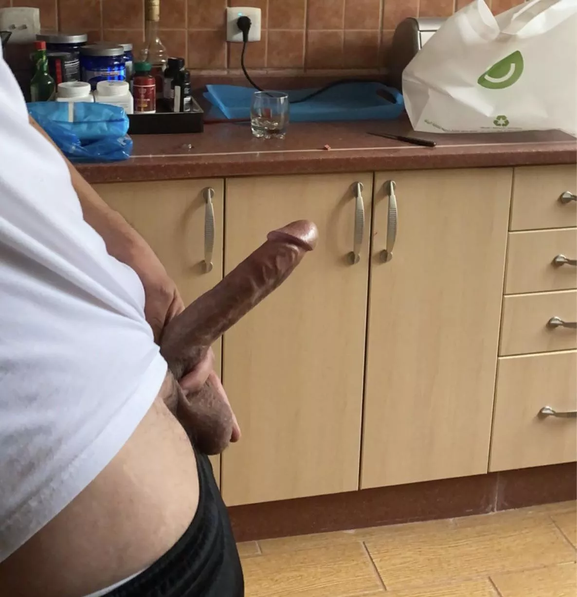 [35] some kitchen fun ;) hope no one walks in