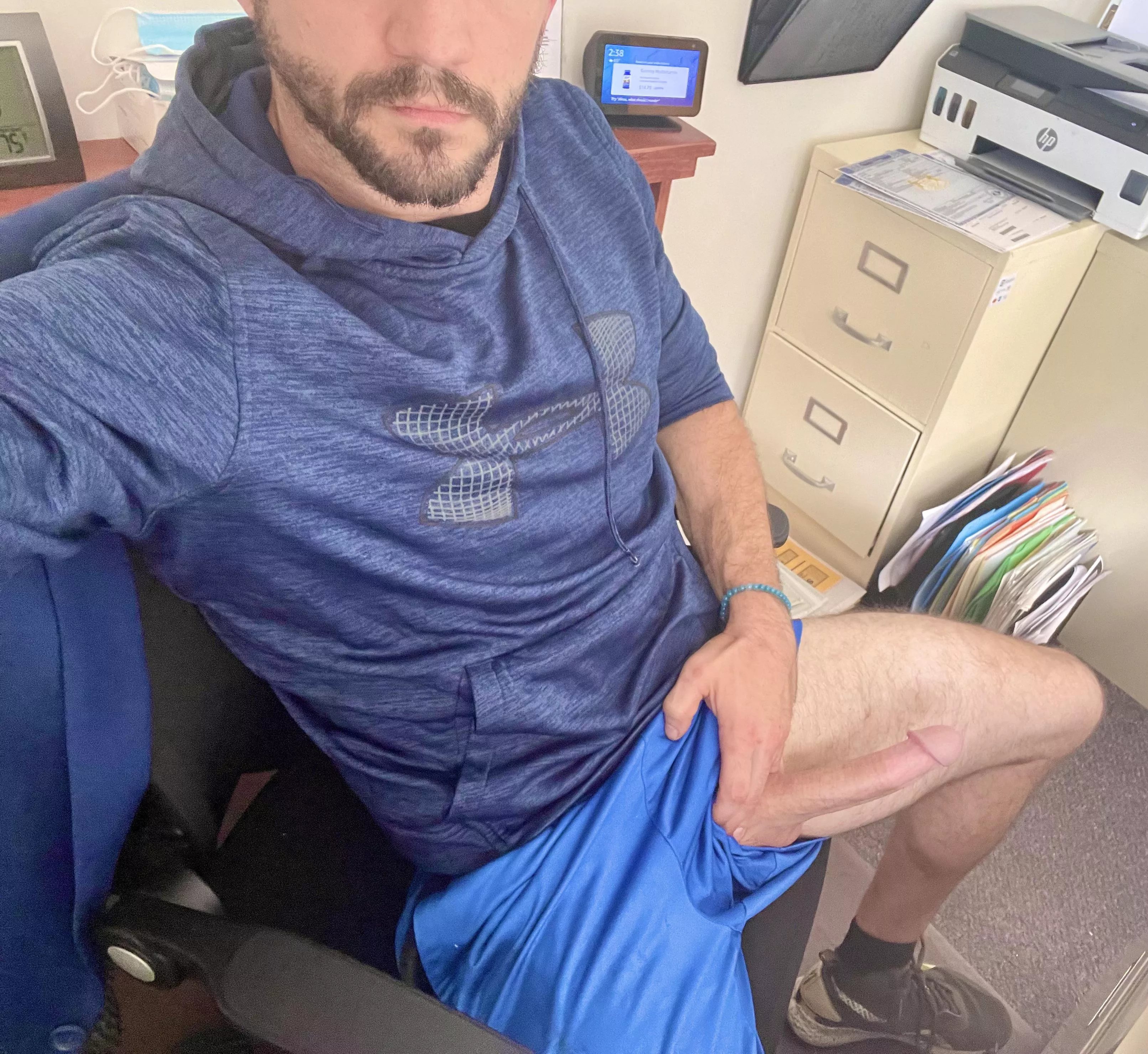 (35) this is why I shouldnâ€™t wear gym shorts to the office