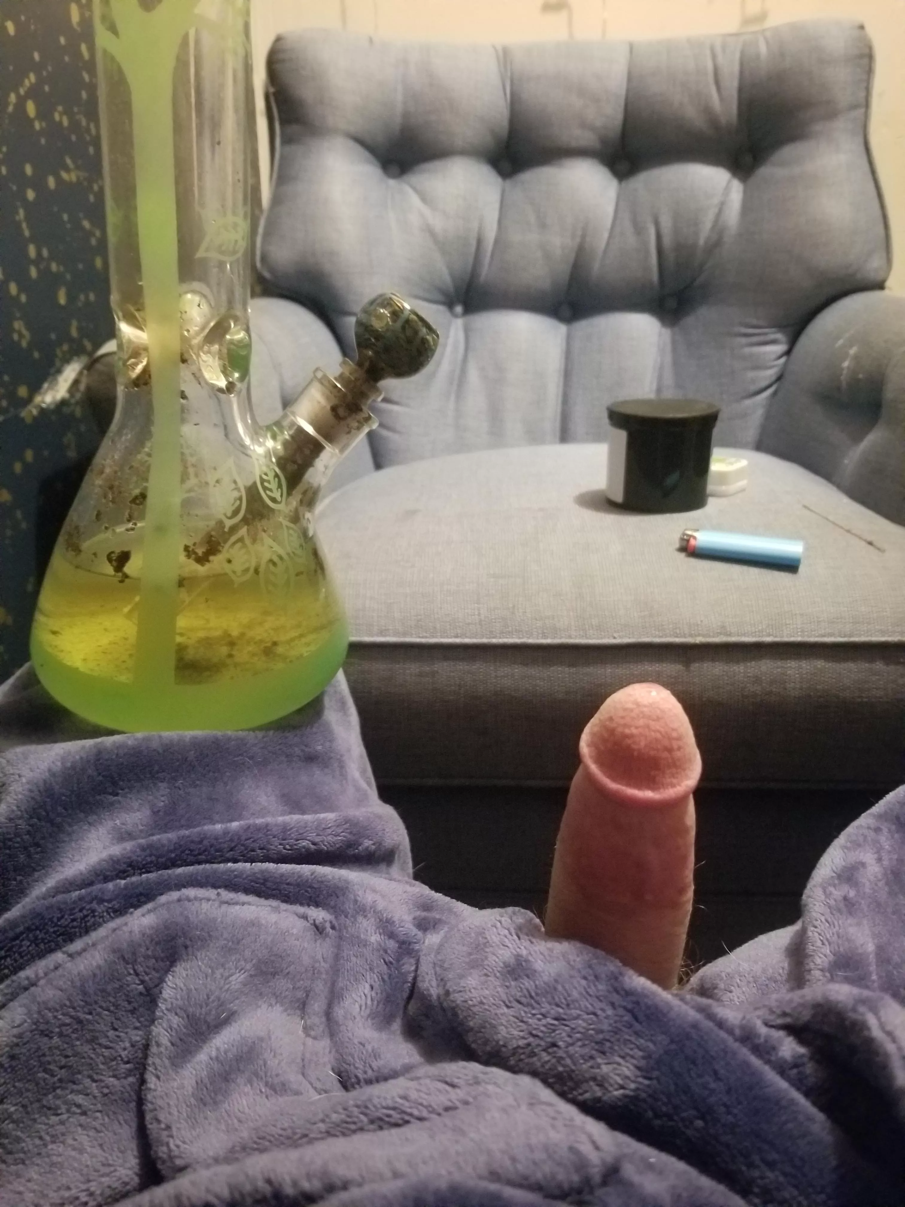 35(M) wake and bake on this chilly morning. Have a good Sunday everyone.