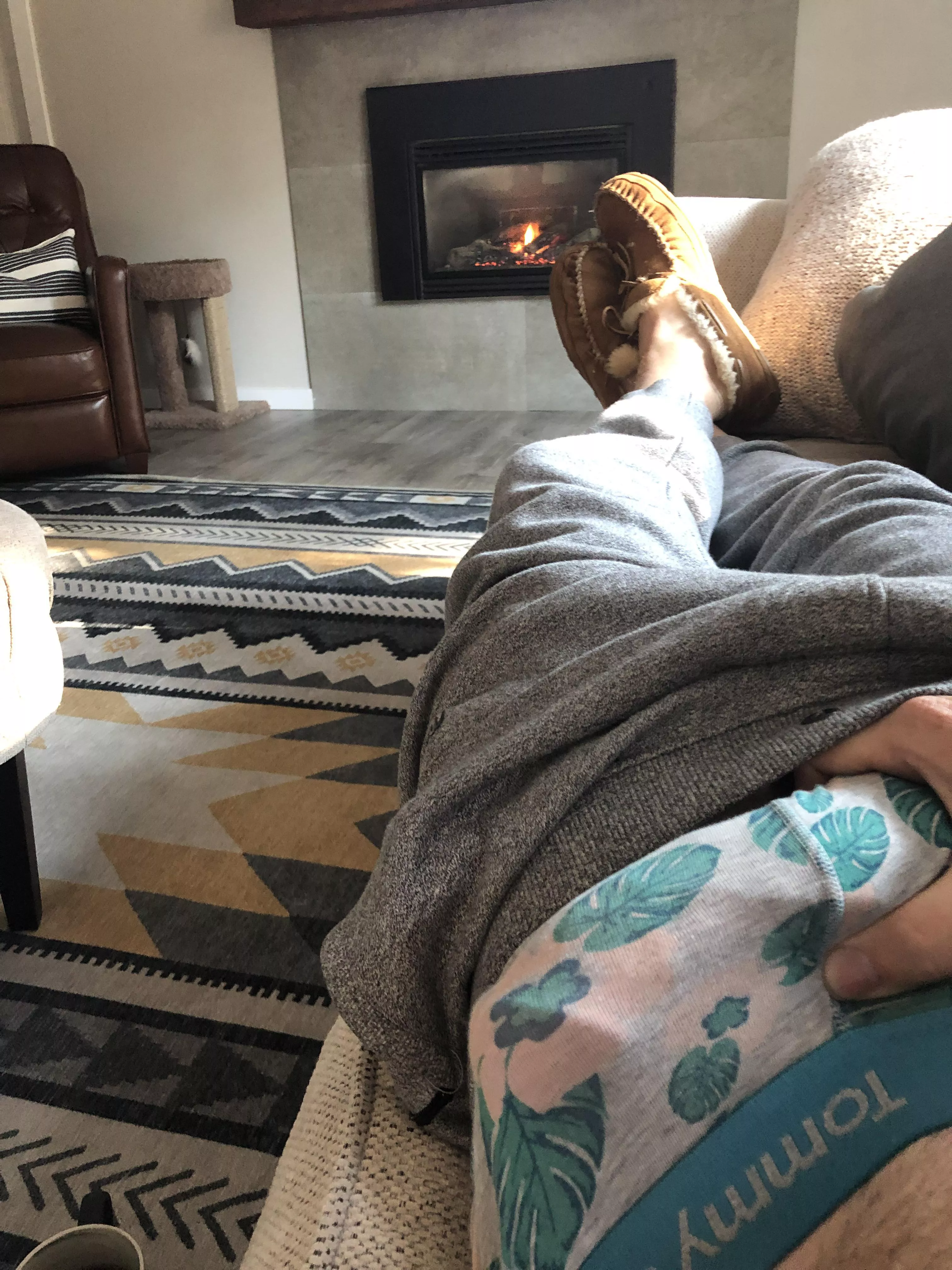 [36] relaxing Sunday morning