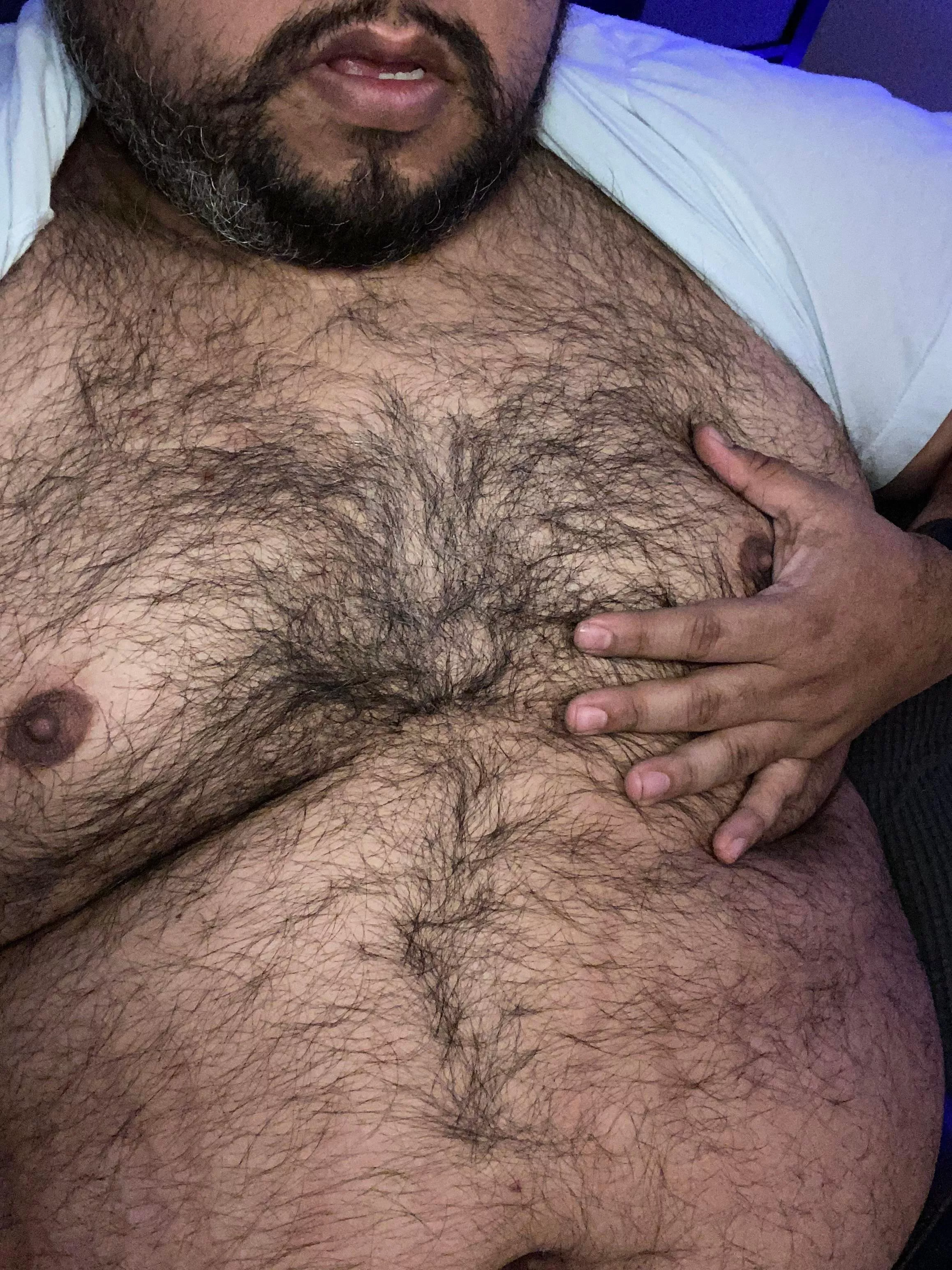 37 dom daddy bear looking for sub chasers who like to show off and please their daddies