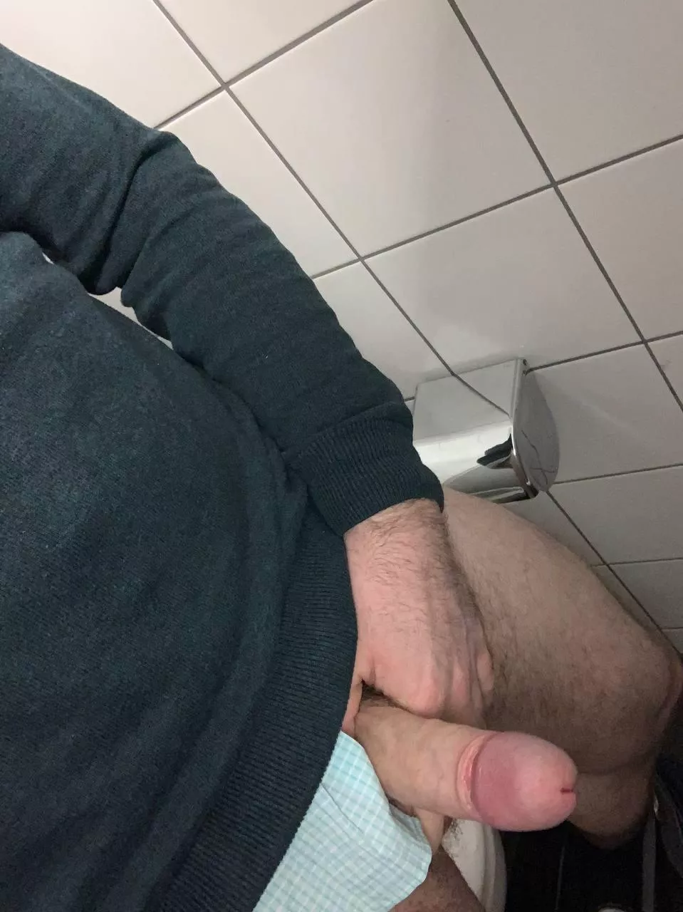 [37] German guy bored at work